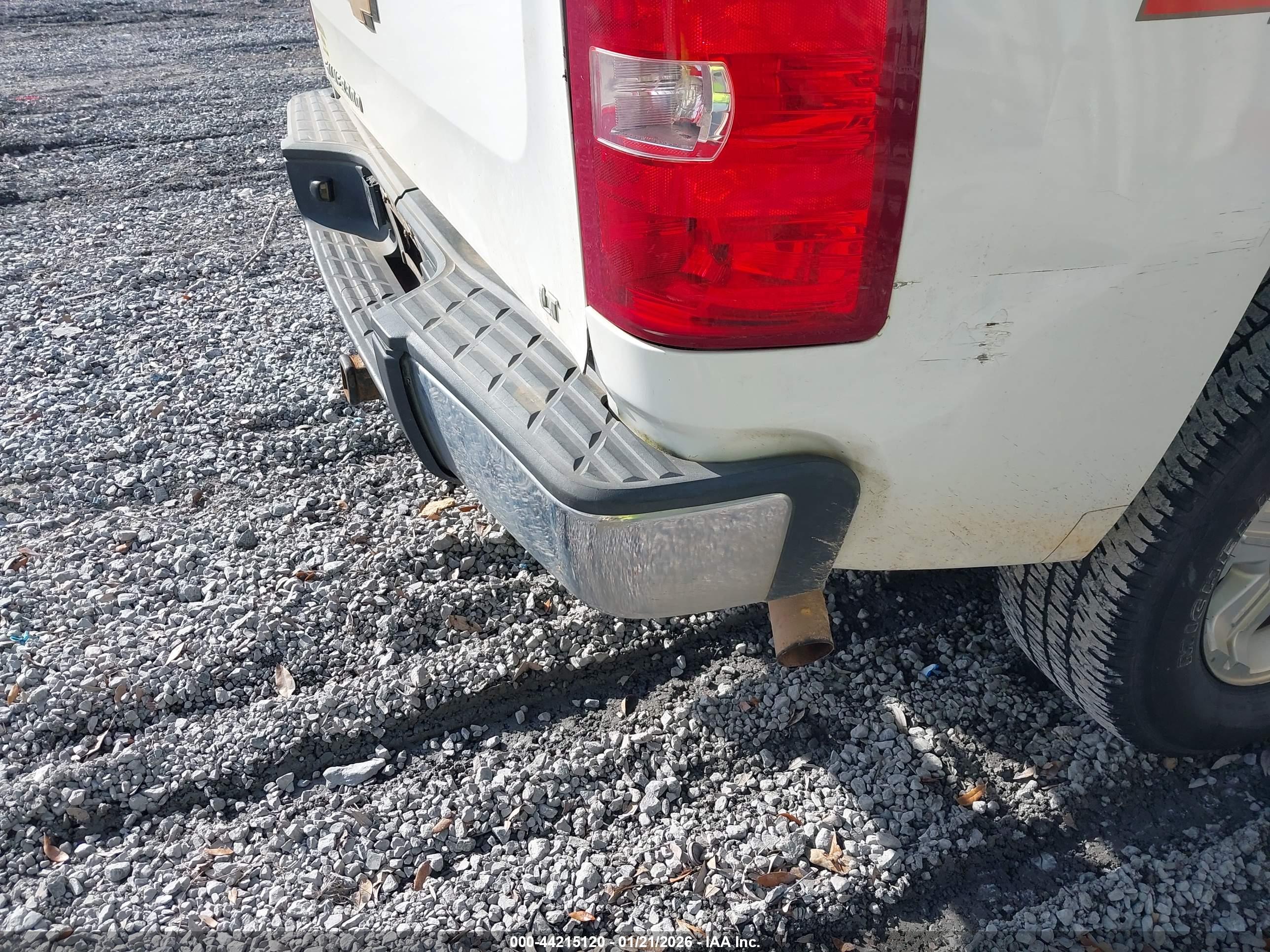 CHEVROLET SILVERADO image 6