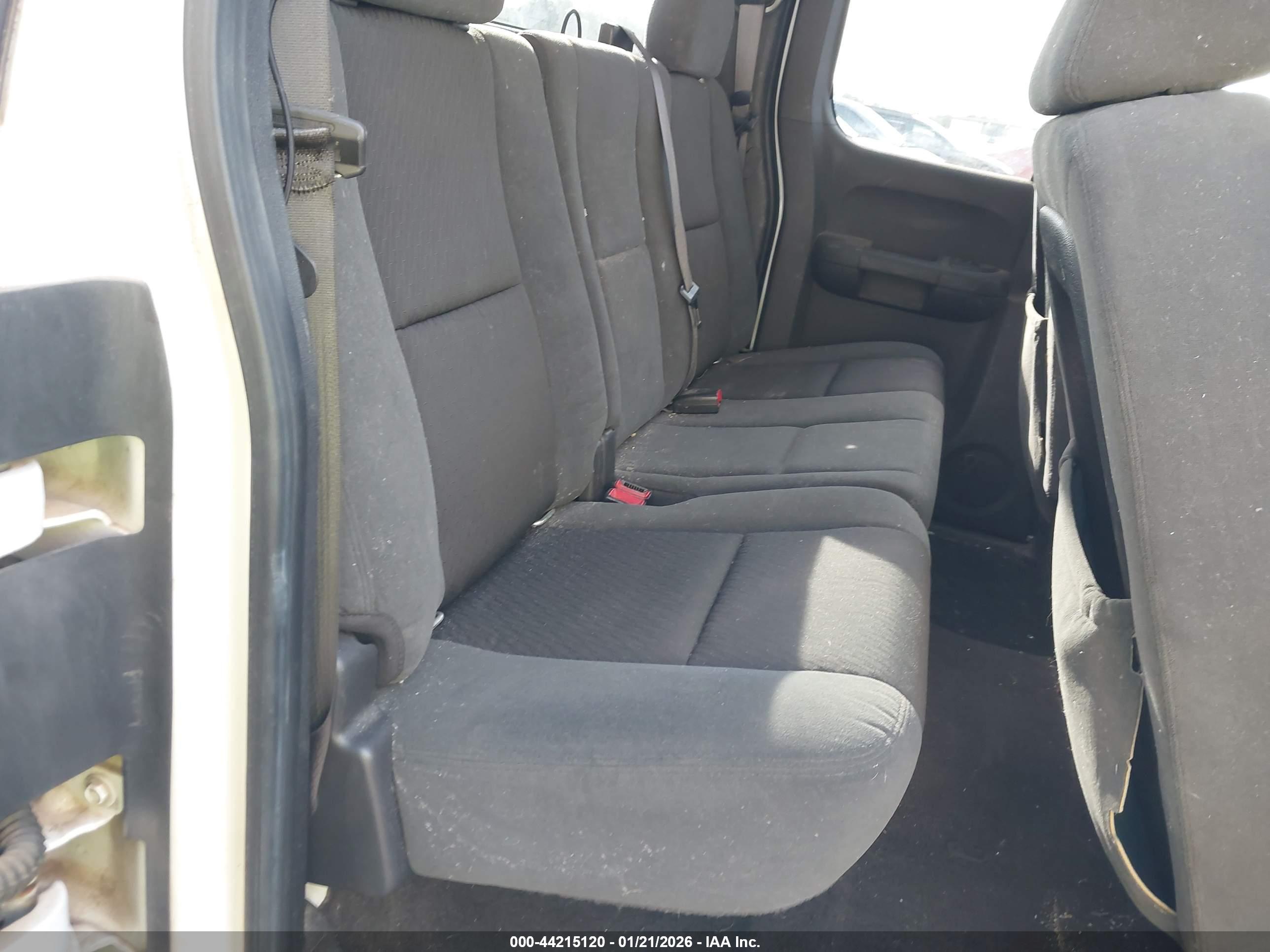 CHEVROLET SILVERADO image 8