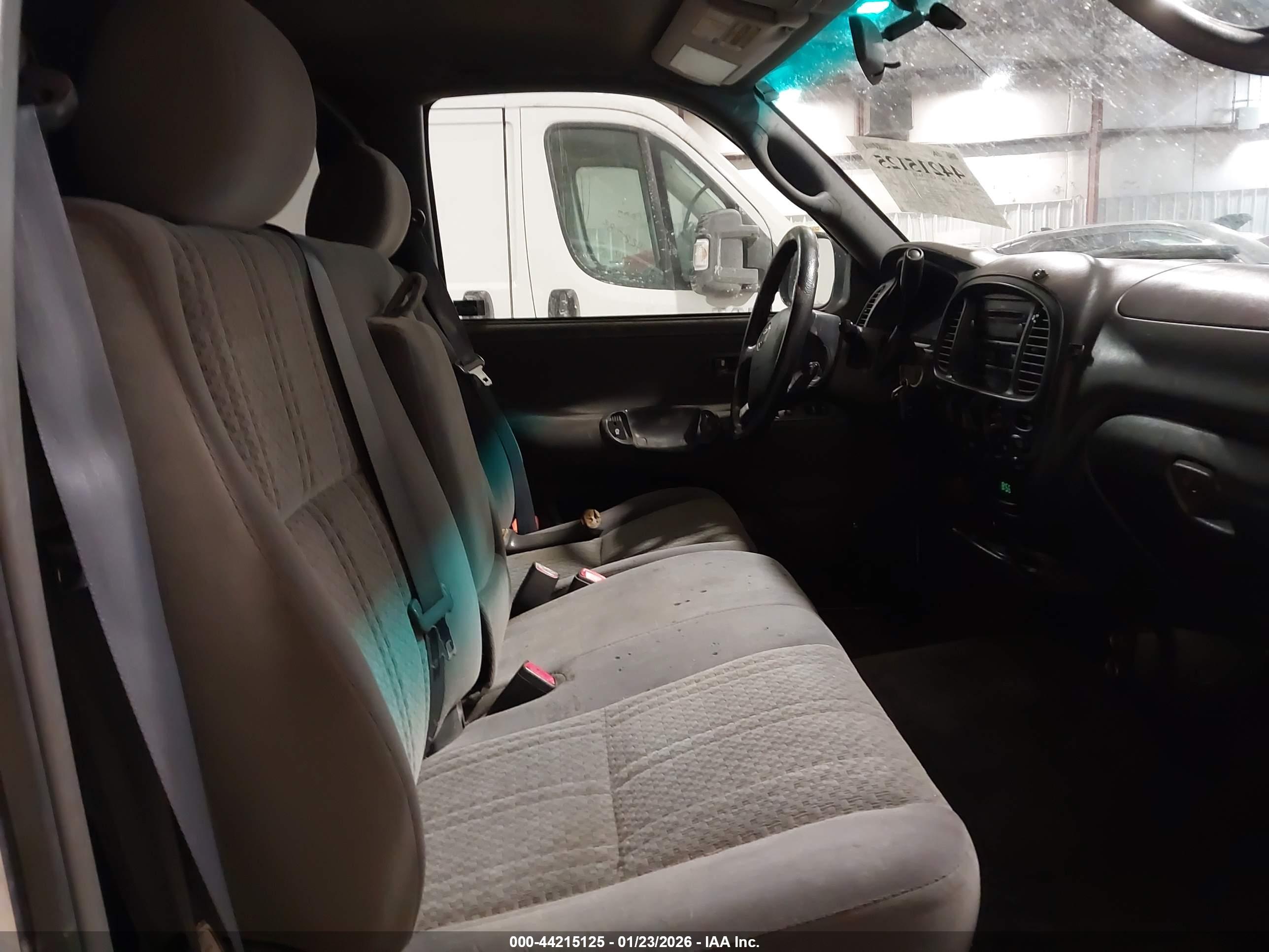TOYOTA TUNDRA image 5