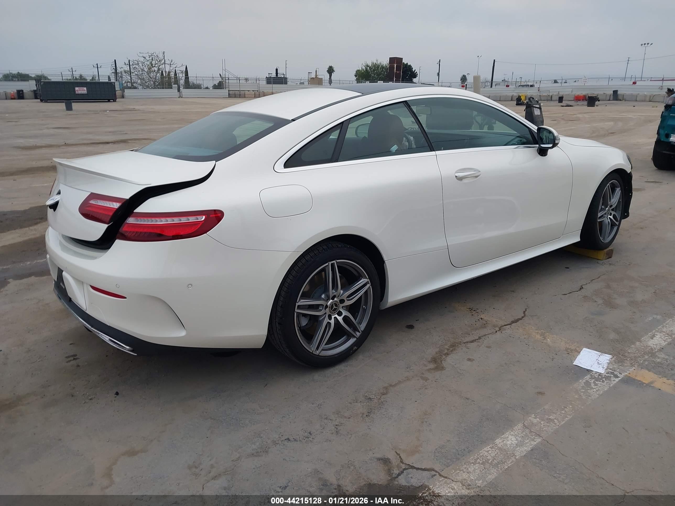 MERCEDES-BENZ E image 4