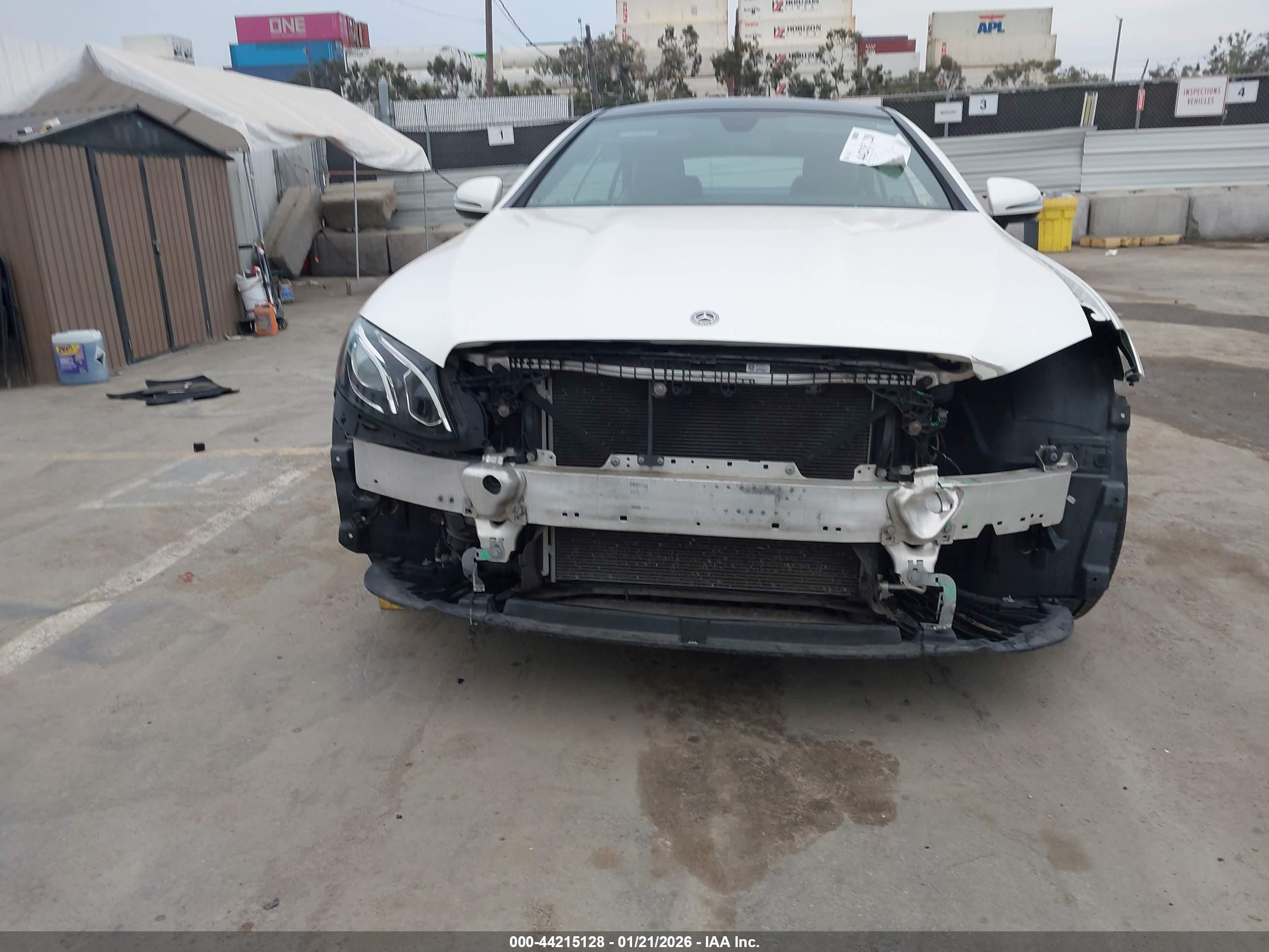 MERCEDES-BENZ E image 6