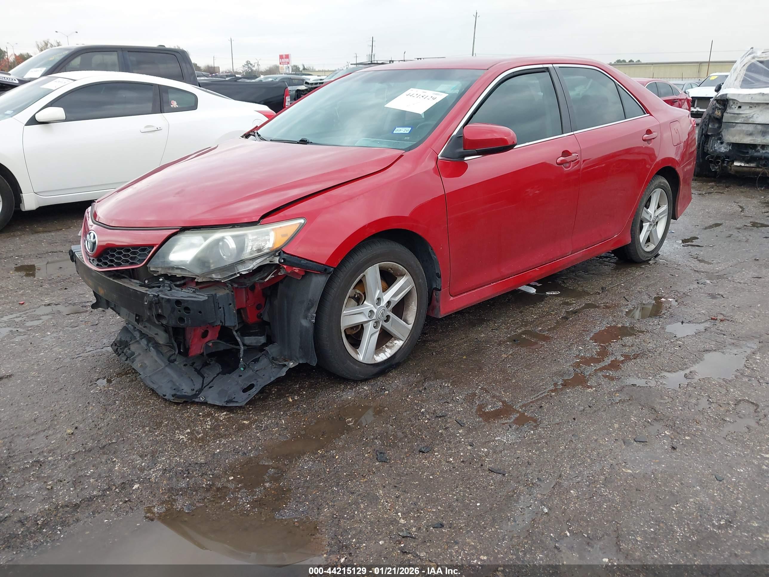 TOYOTA CAMRY image 2