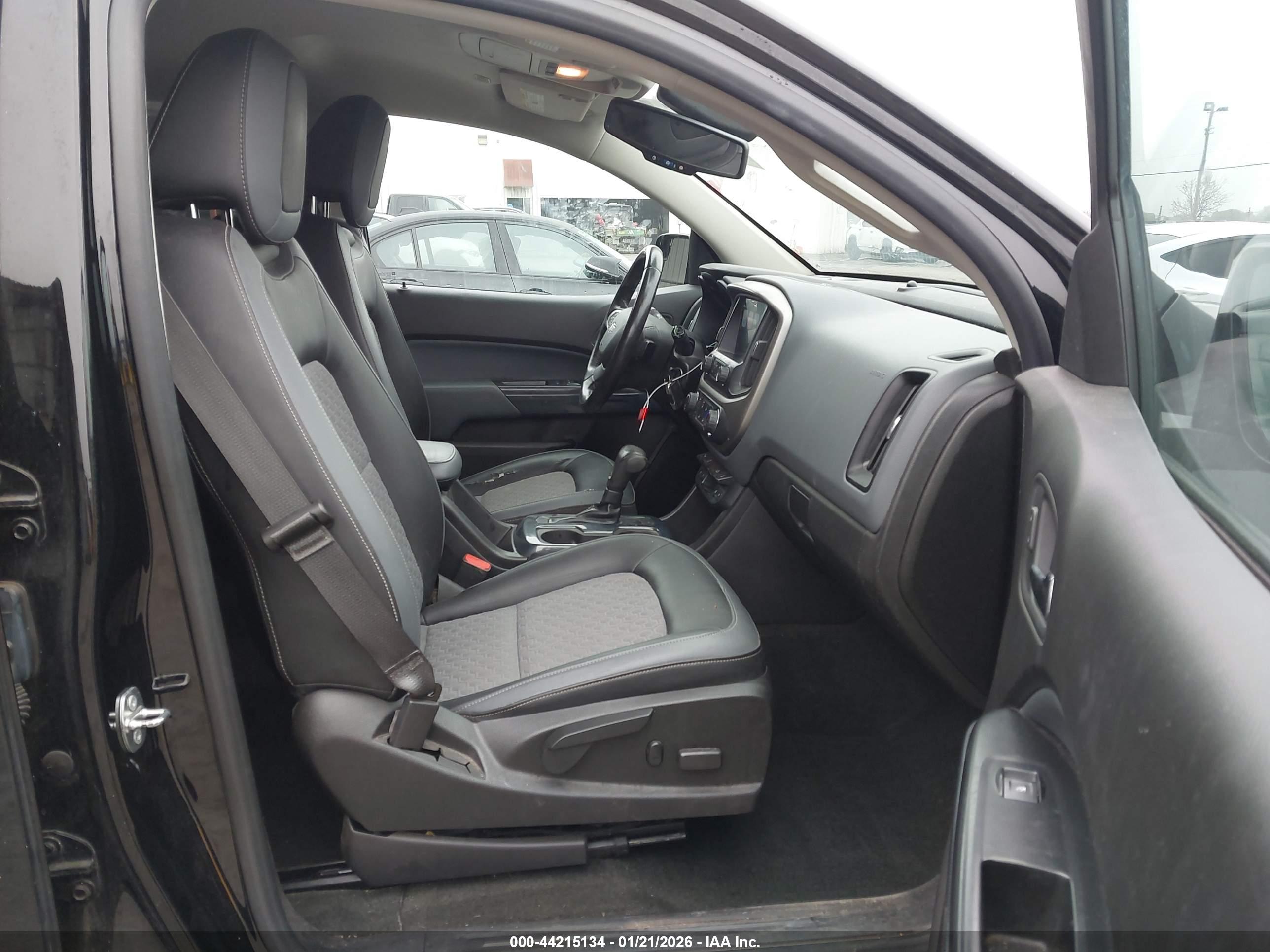 CHEVROLET COLORADO image 5