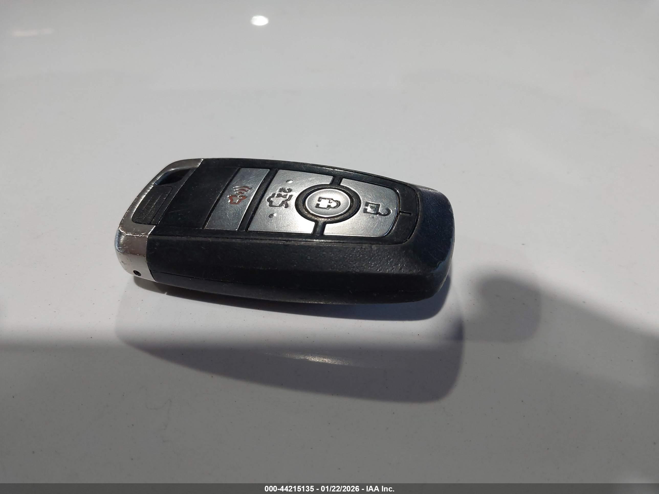 FORD FUSION image 11