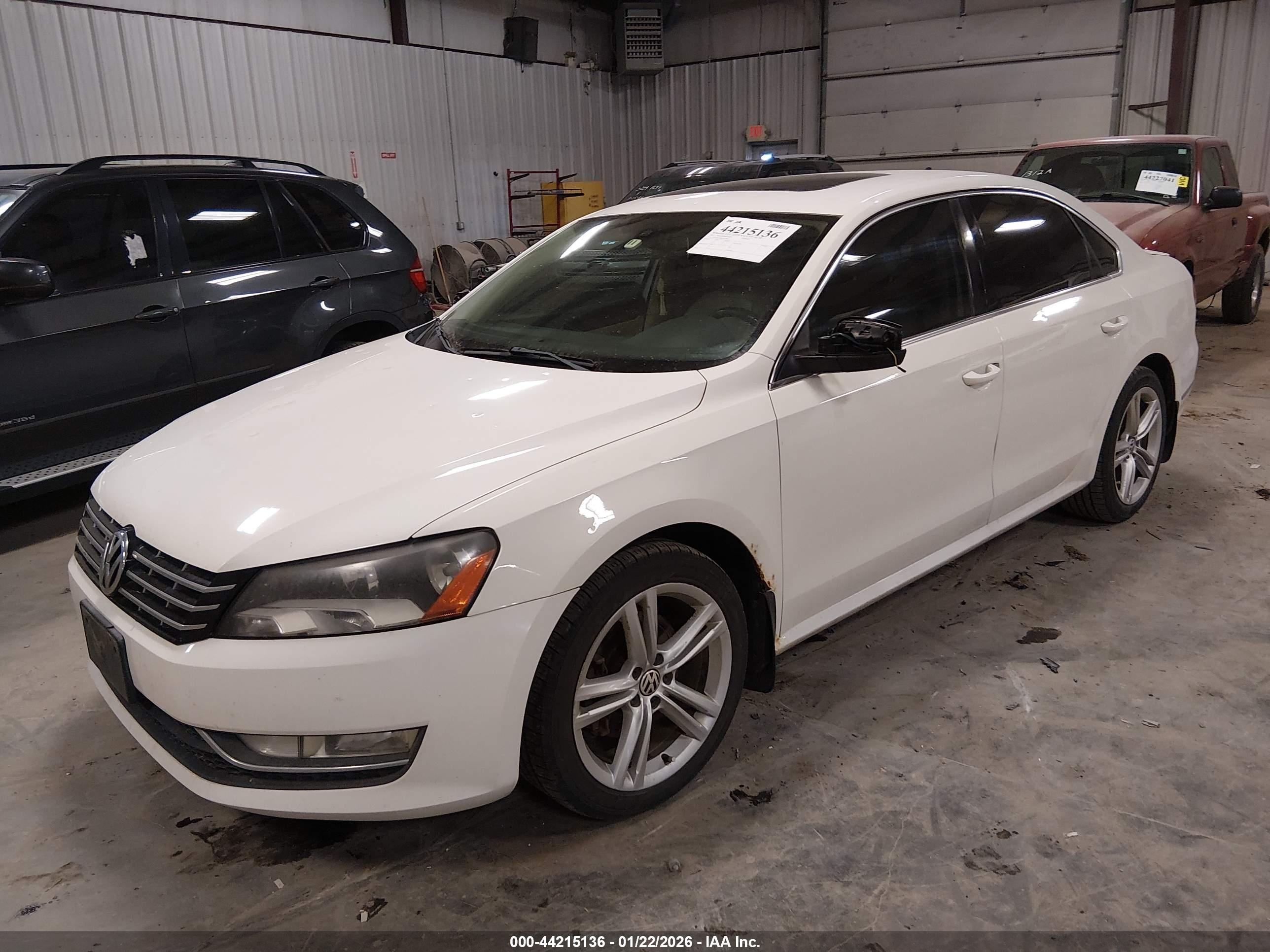 VOLKSWAGEN PASSAT image 2