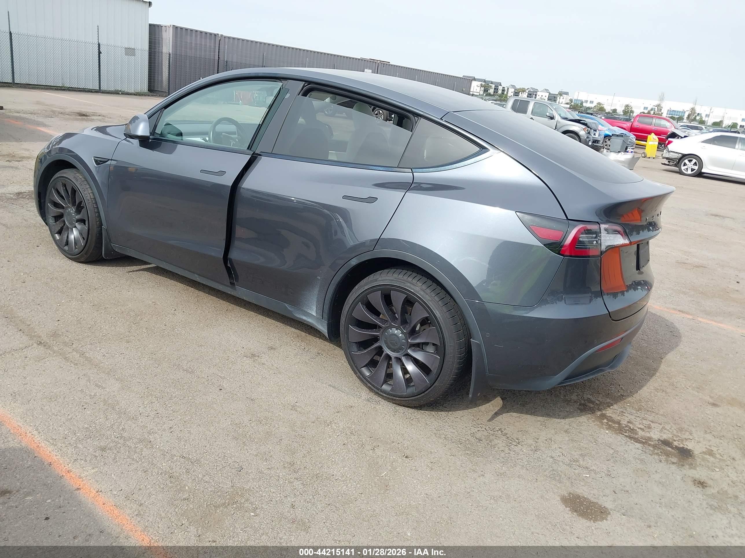 TESLA MODEL image 3