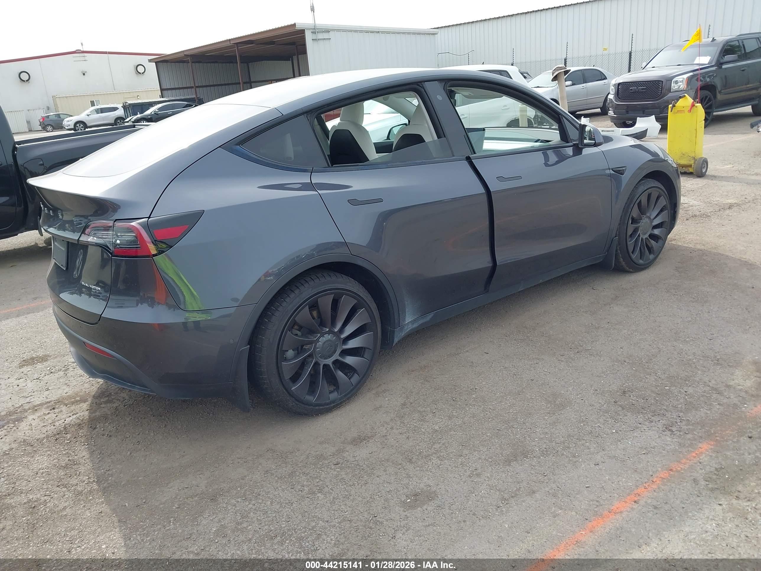 TESLA MODEL image 4