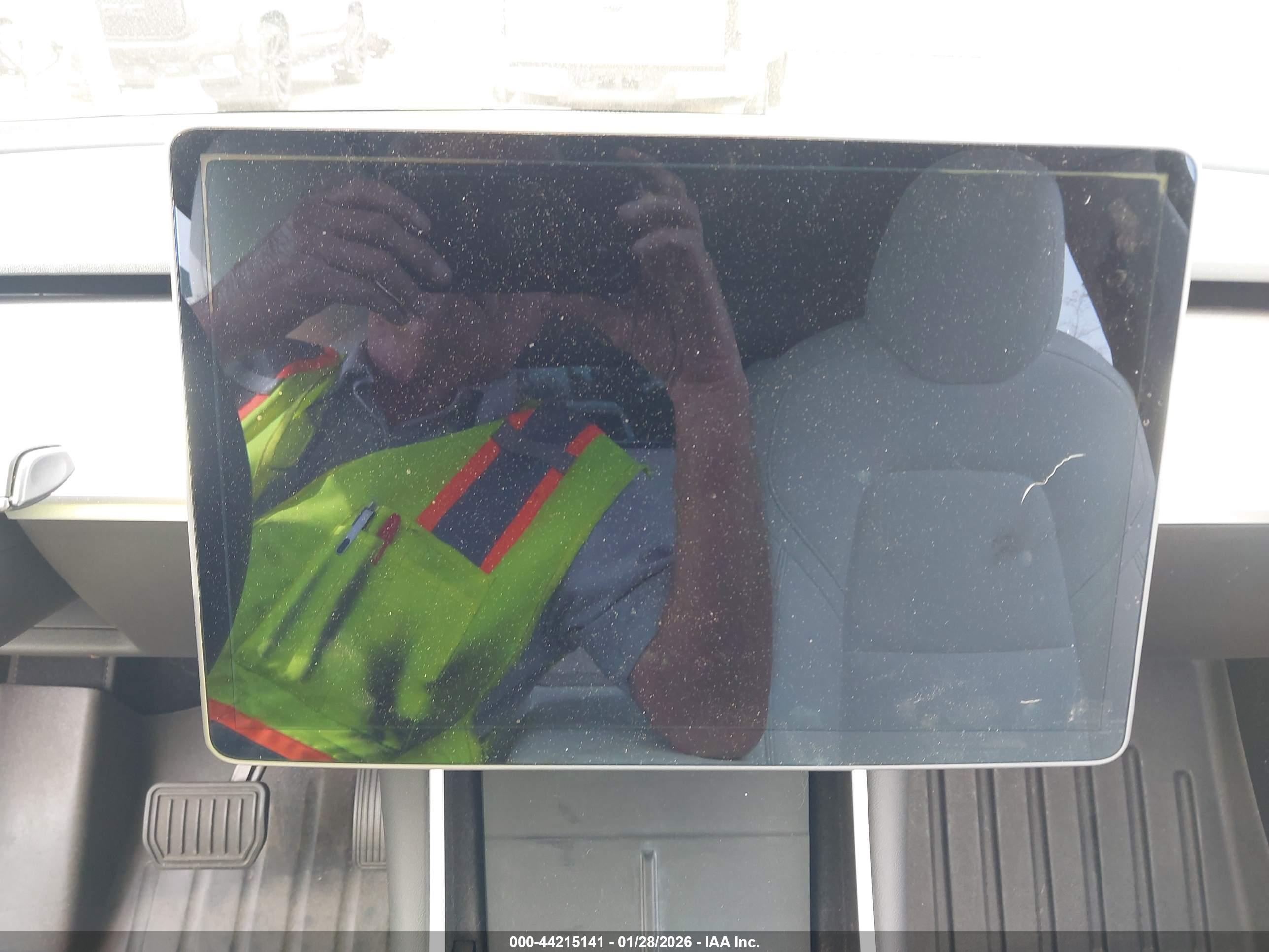 TESLA MODEL image 7