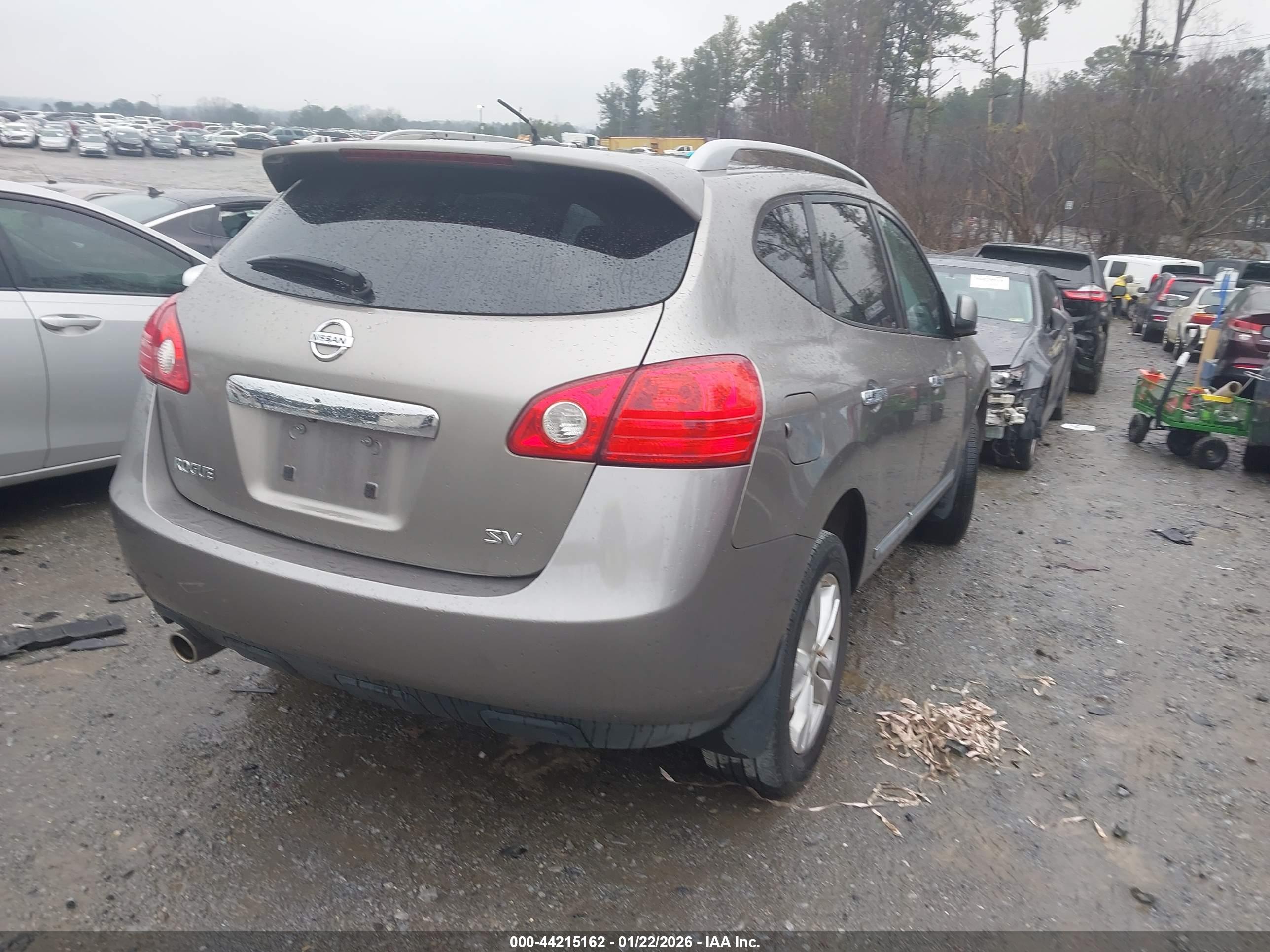 NISSAN ROGUE image 4