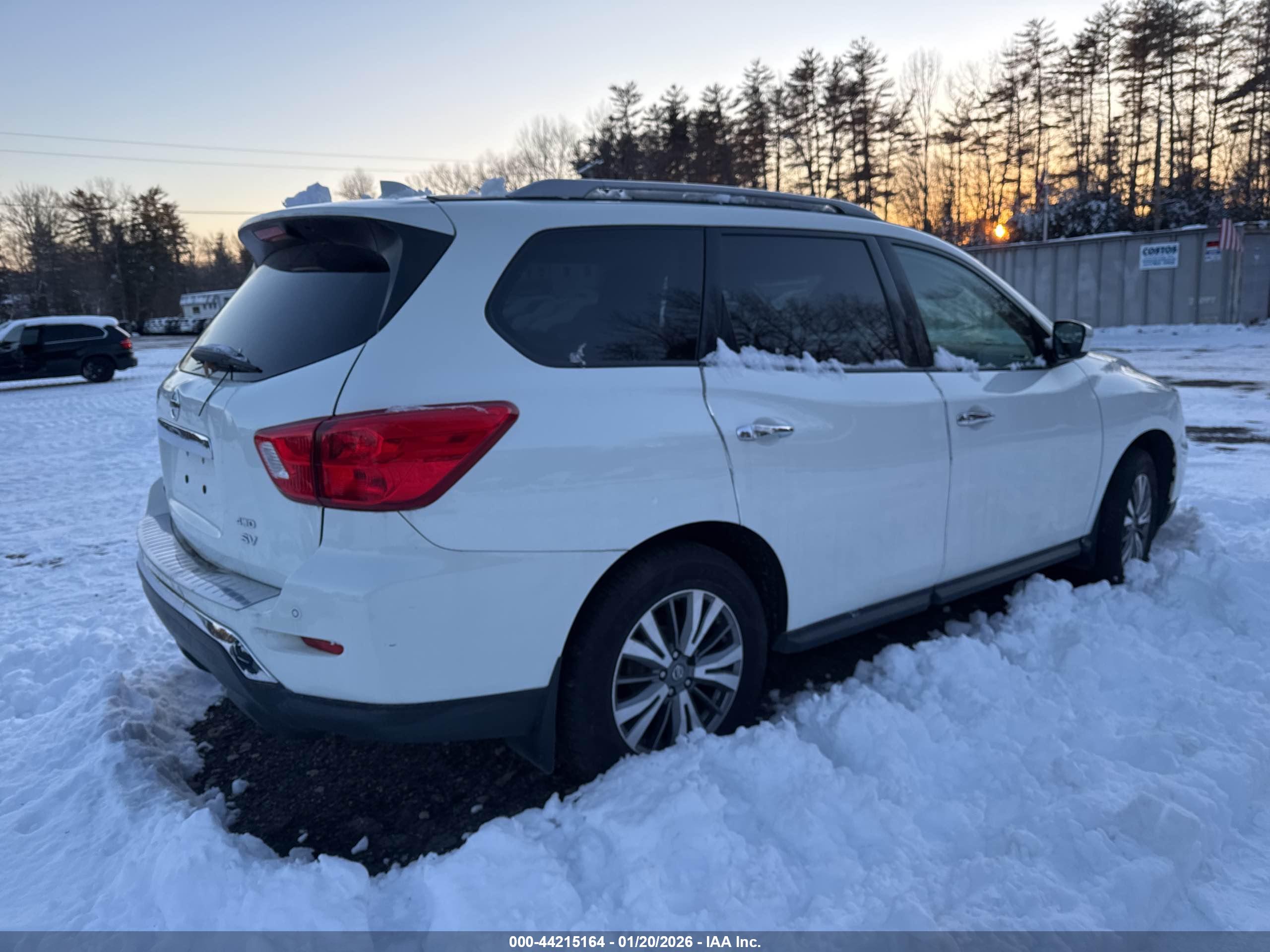 NISSAN PATHFINDER image 4