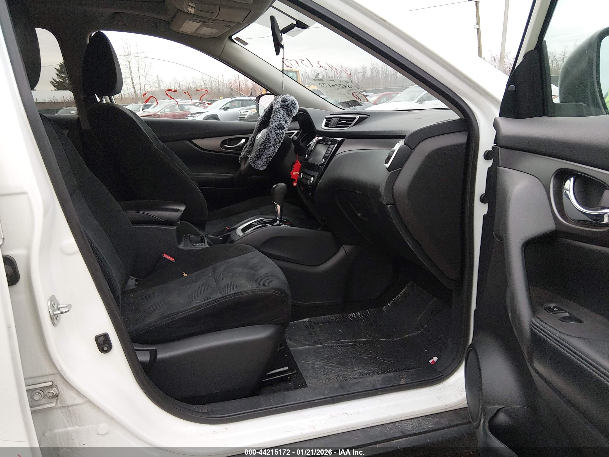 NISSAN ROGUE image 5
