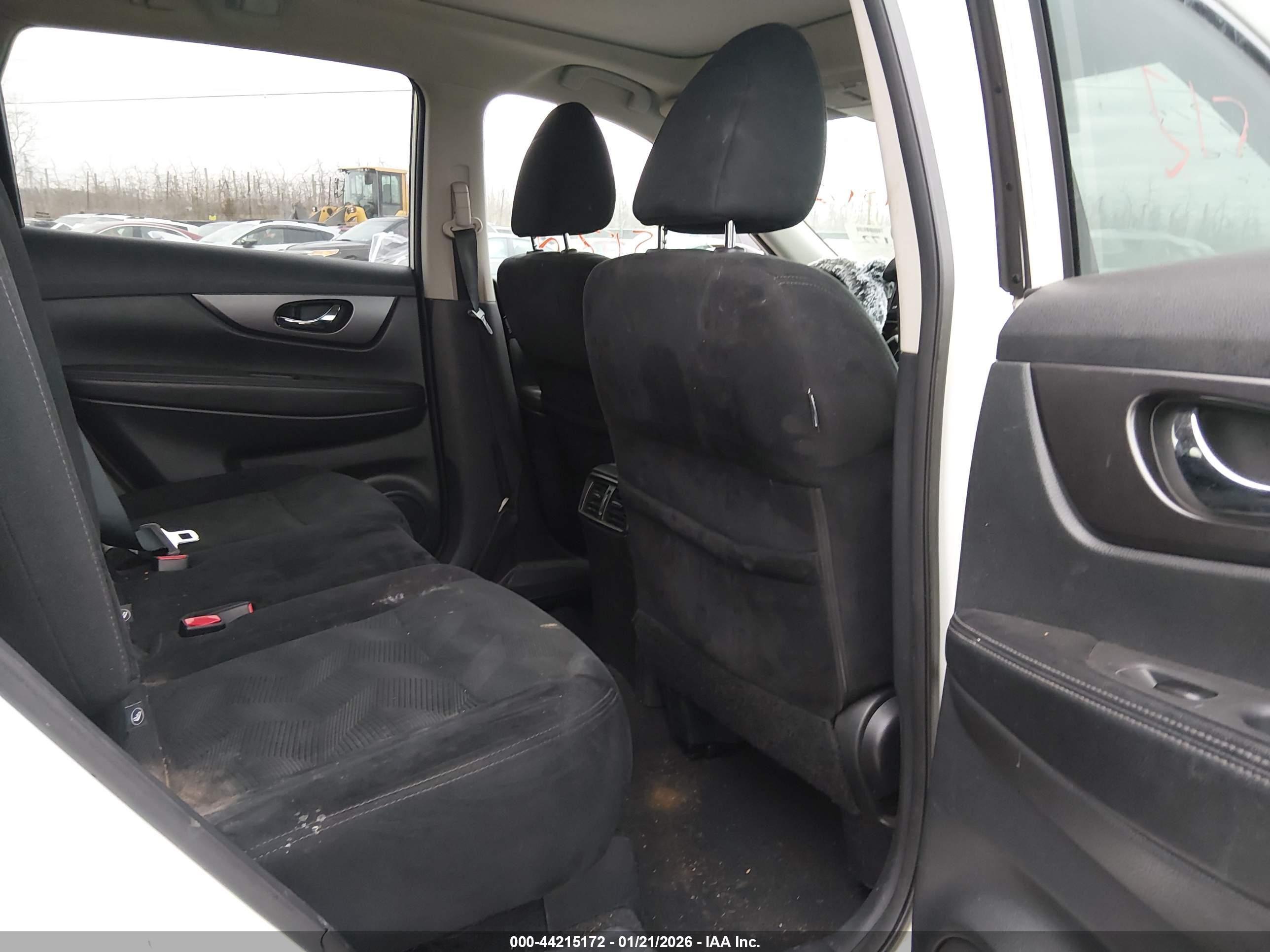 NISSAN ROGUE image 8