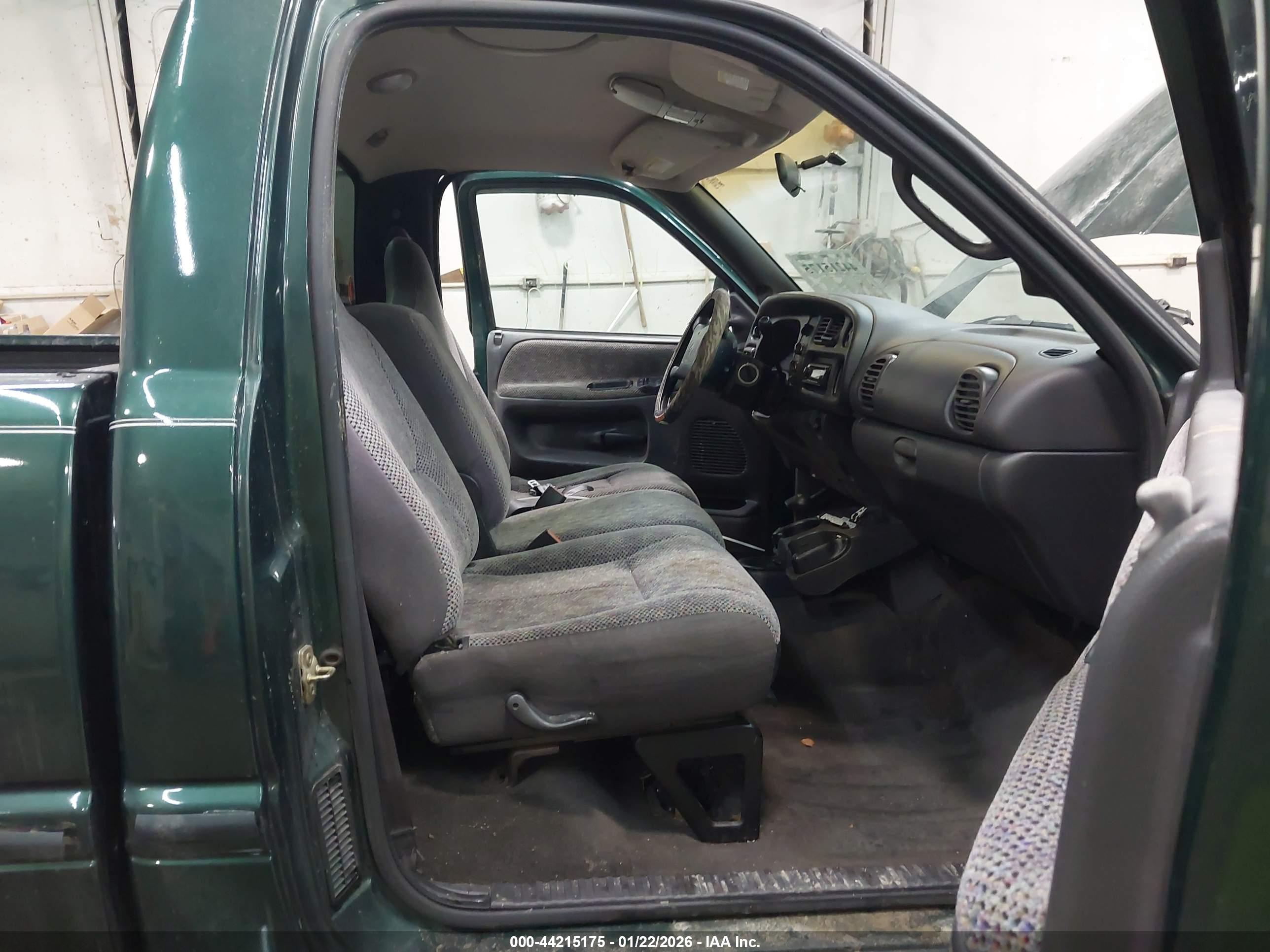 DODGE RAM image 5