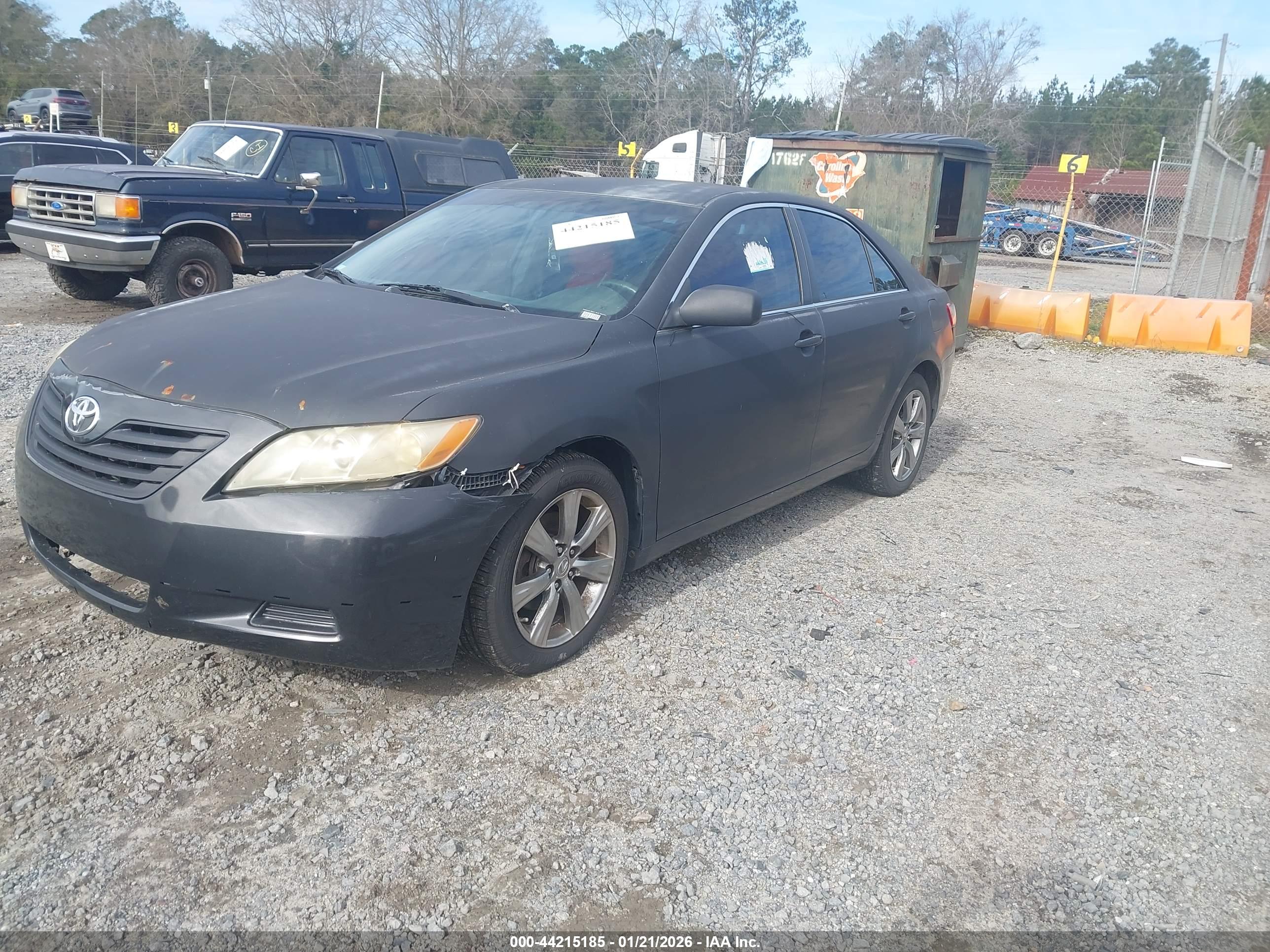 TOYOTA CAMRY image 2