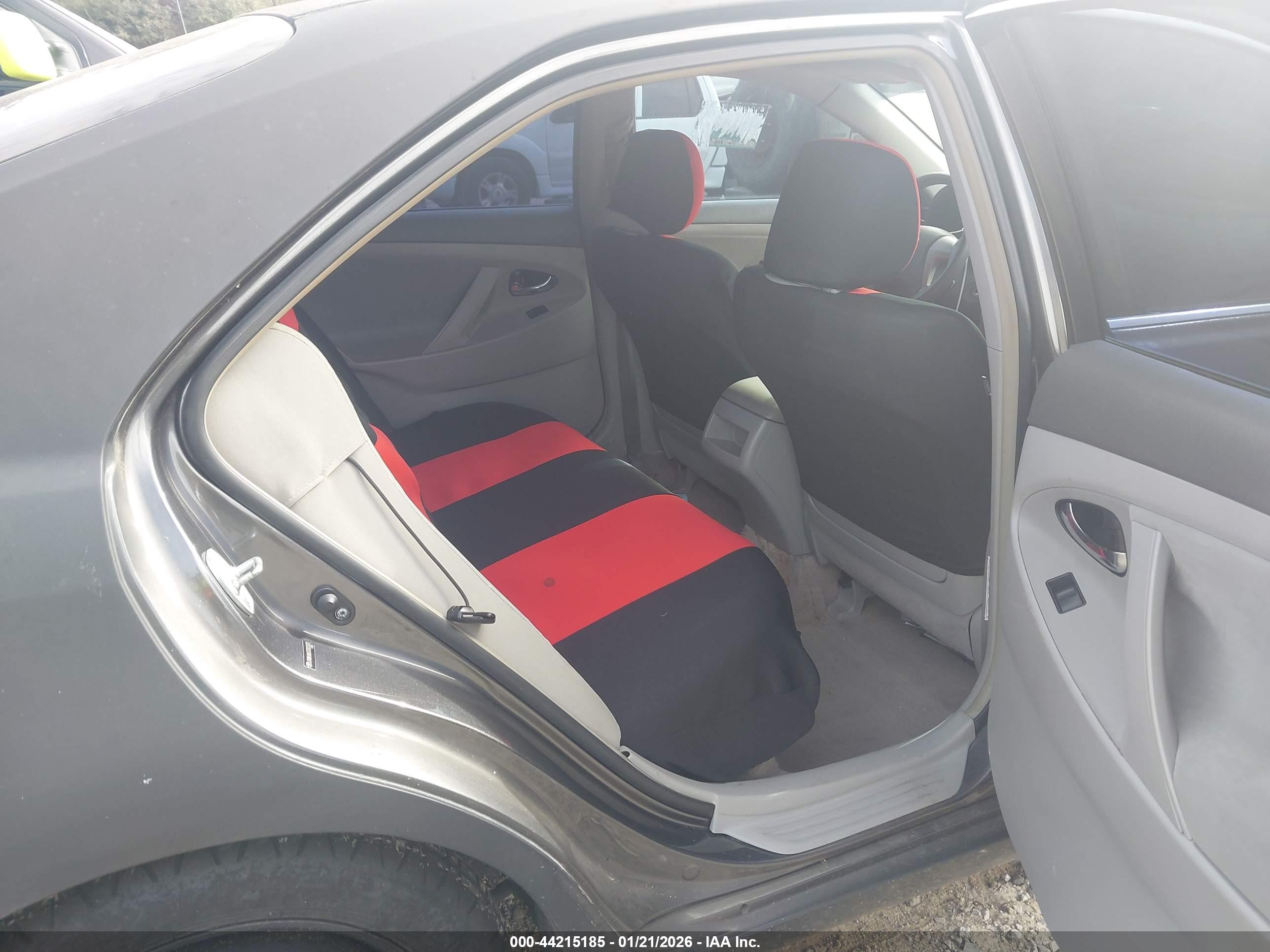 TOYOTA CAMRY image 8