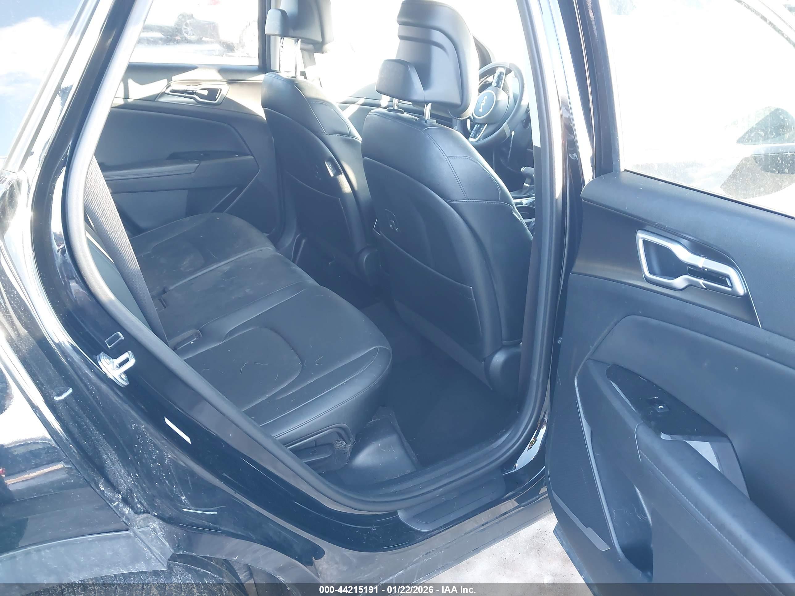 KIA SPORTAGE image 8