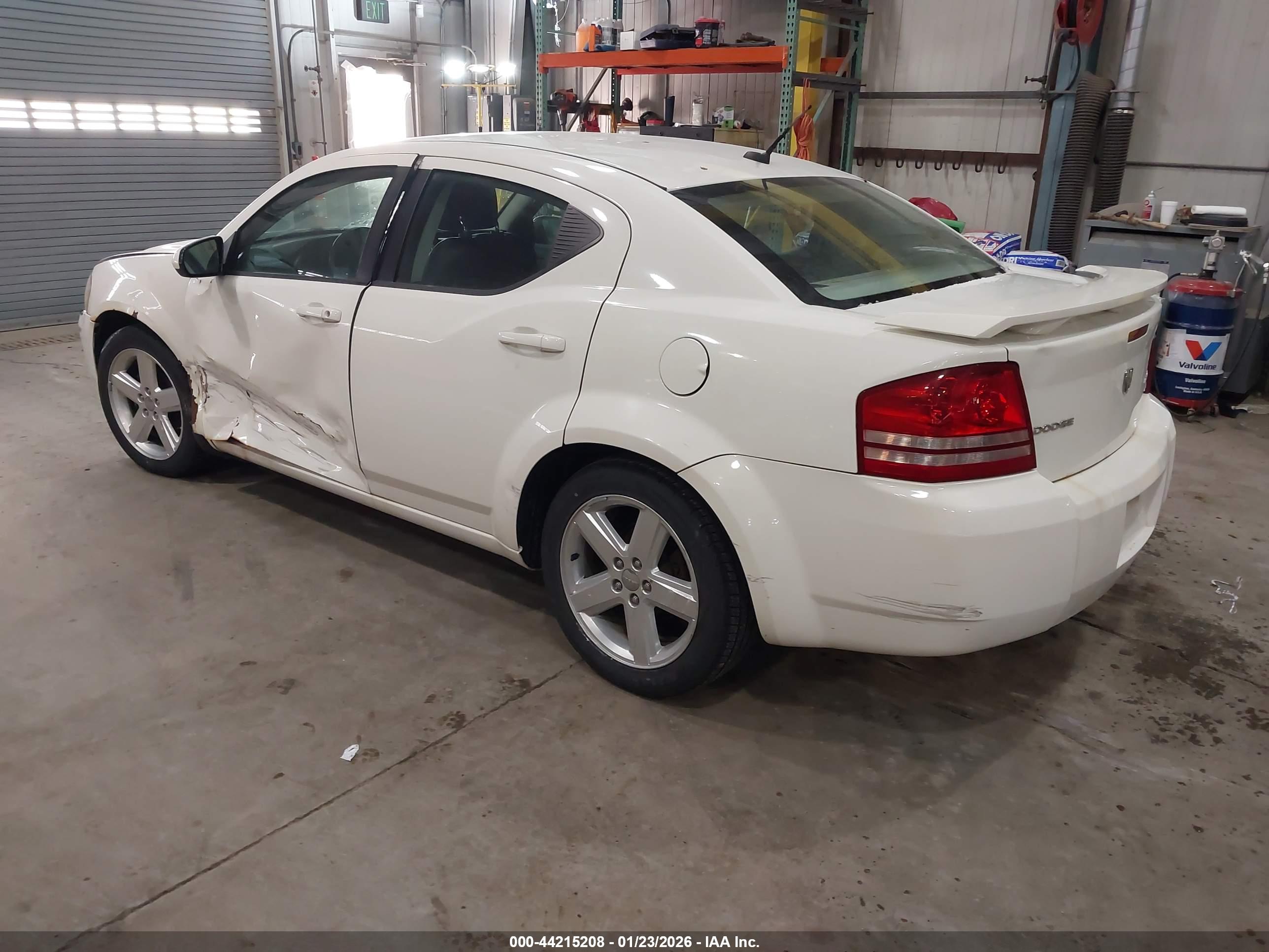 DODGE AVENGER image 3