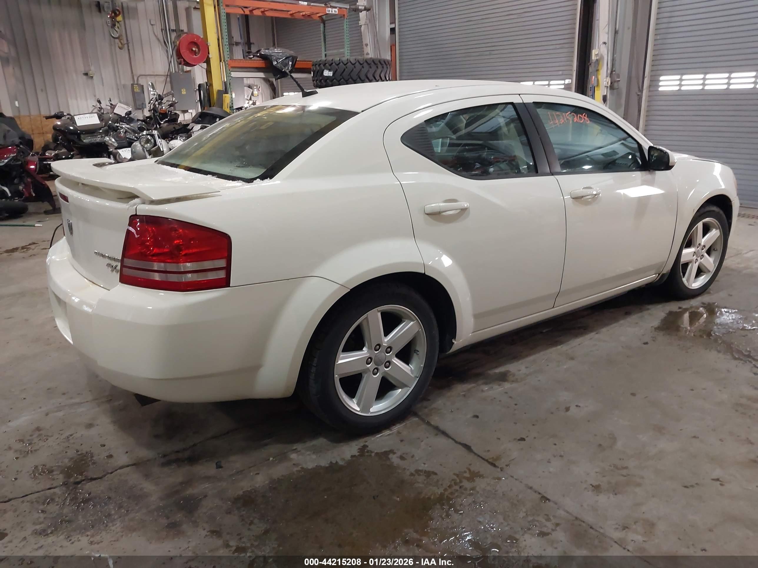 DODGE AVENGER image 4