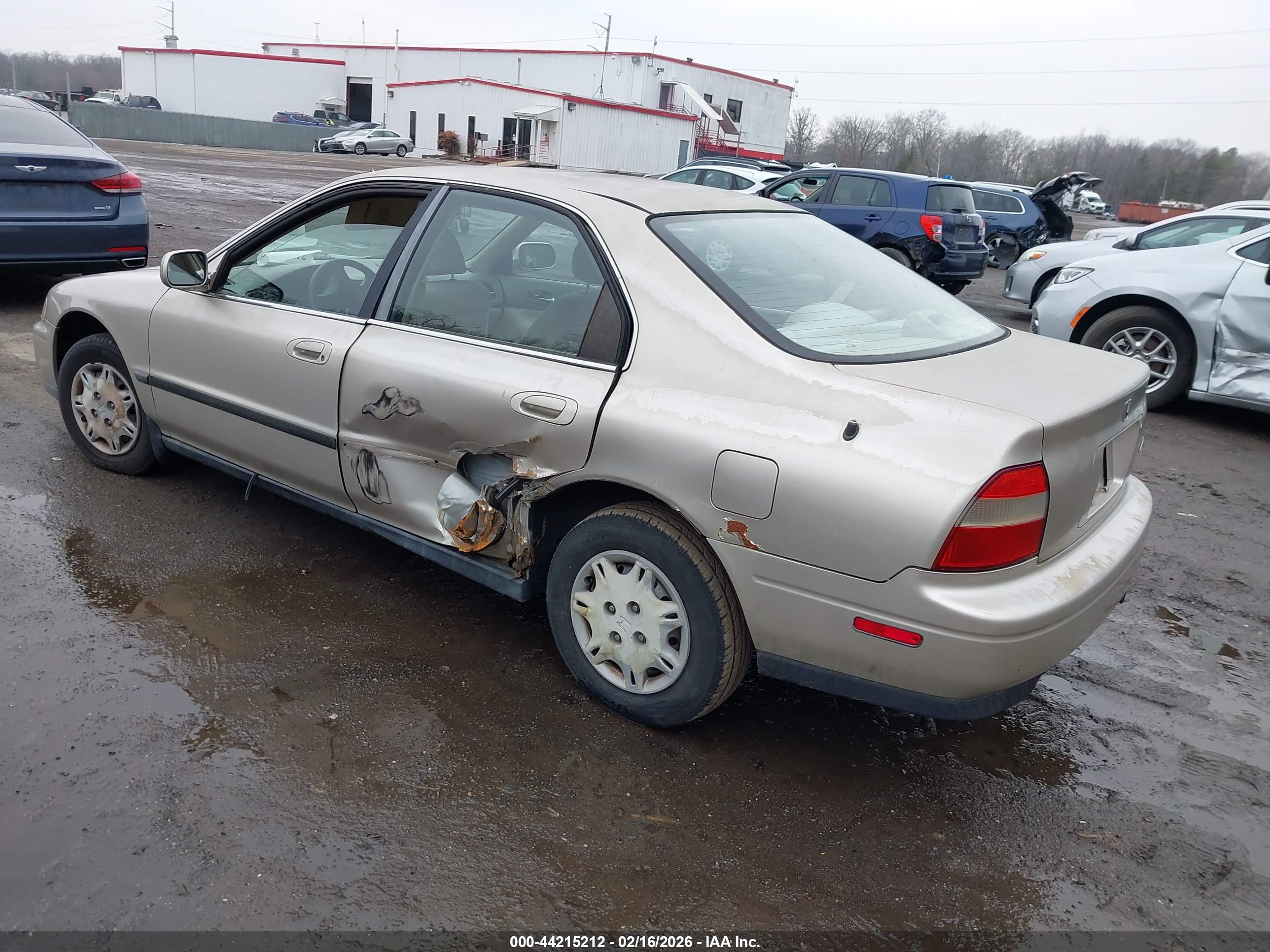 HONDA ACCORD image 3