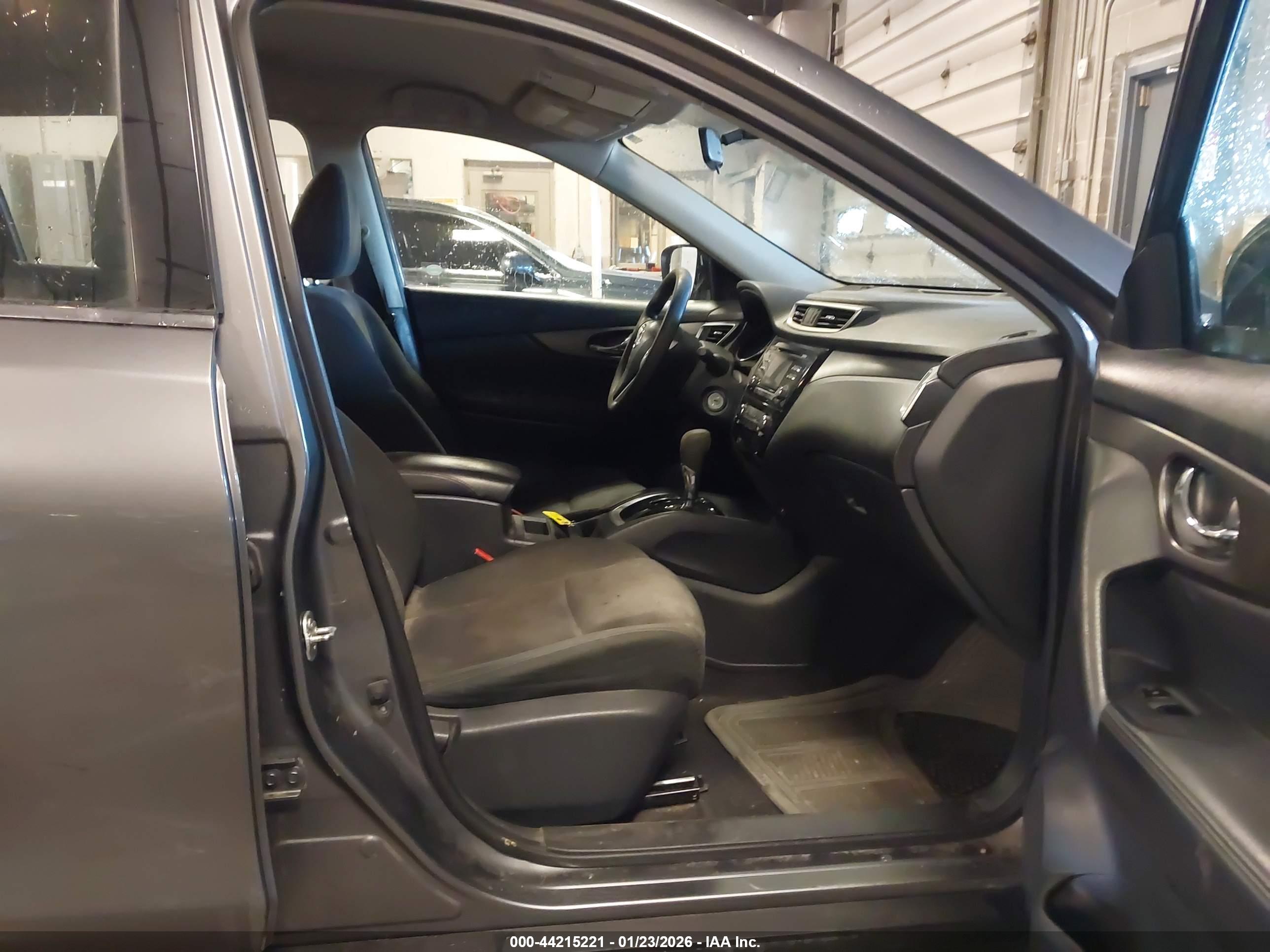 NISSAN ROGUE image 5