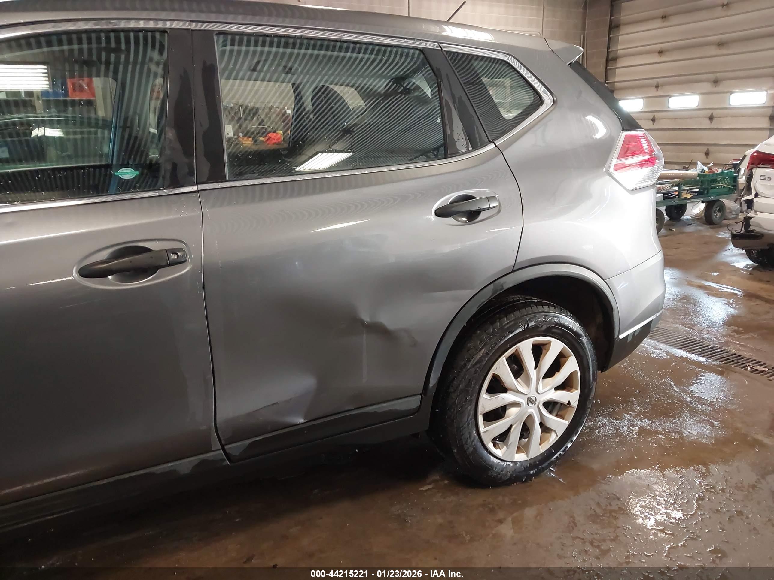 NISSAN ROGUE image 6