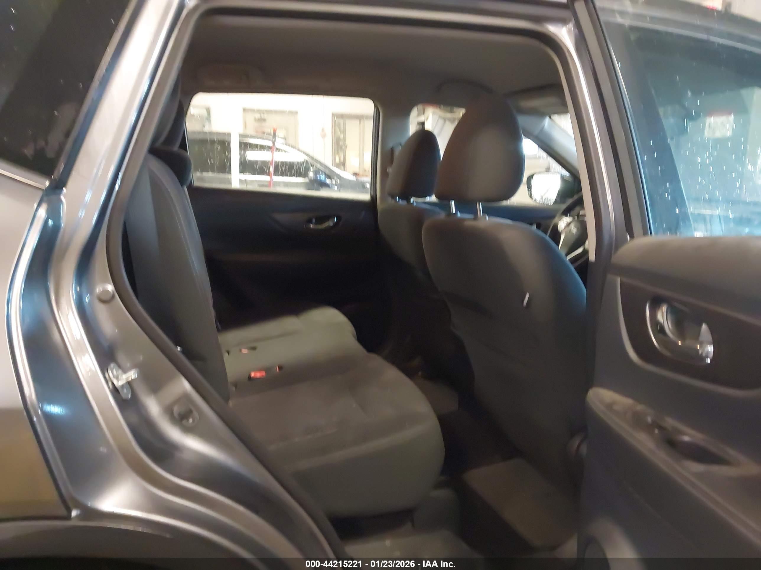 NISSAN ROGUE image 8