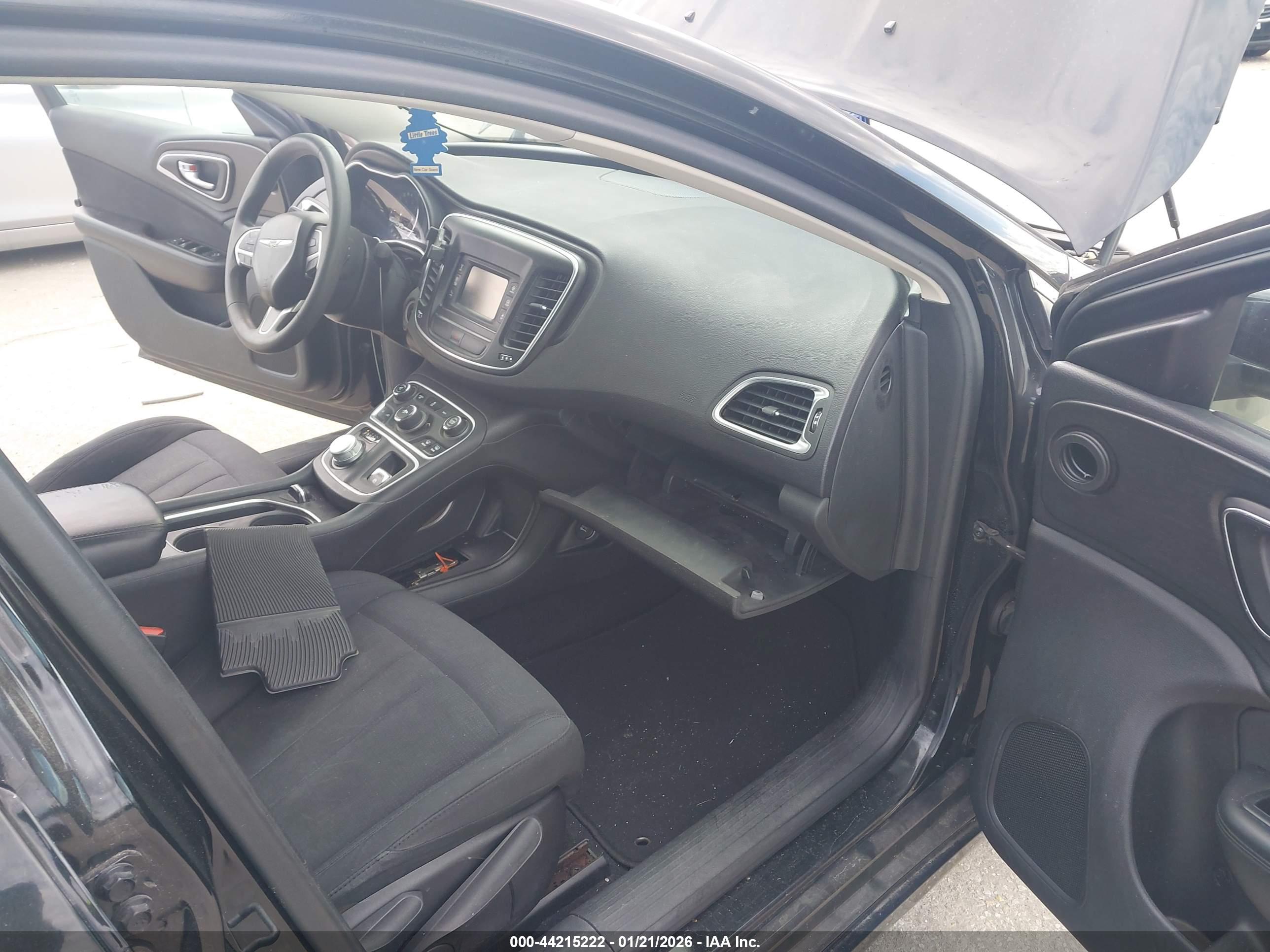 CHRYSLER 200 image 5