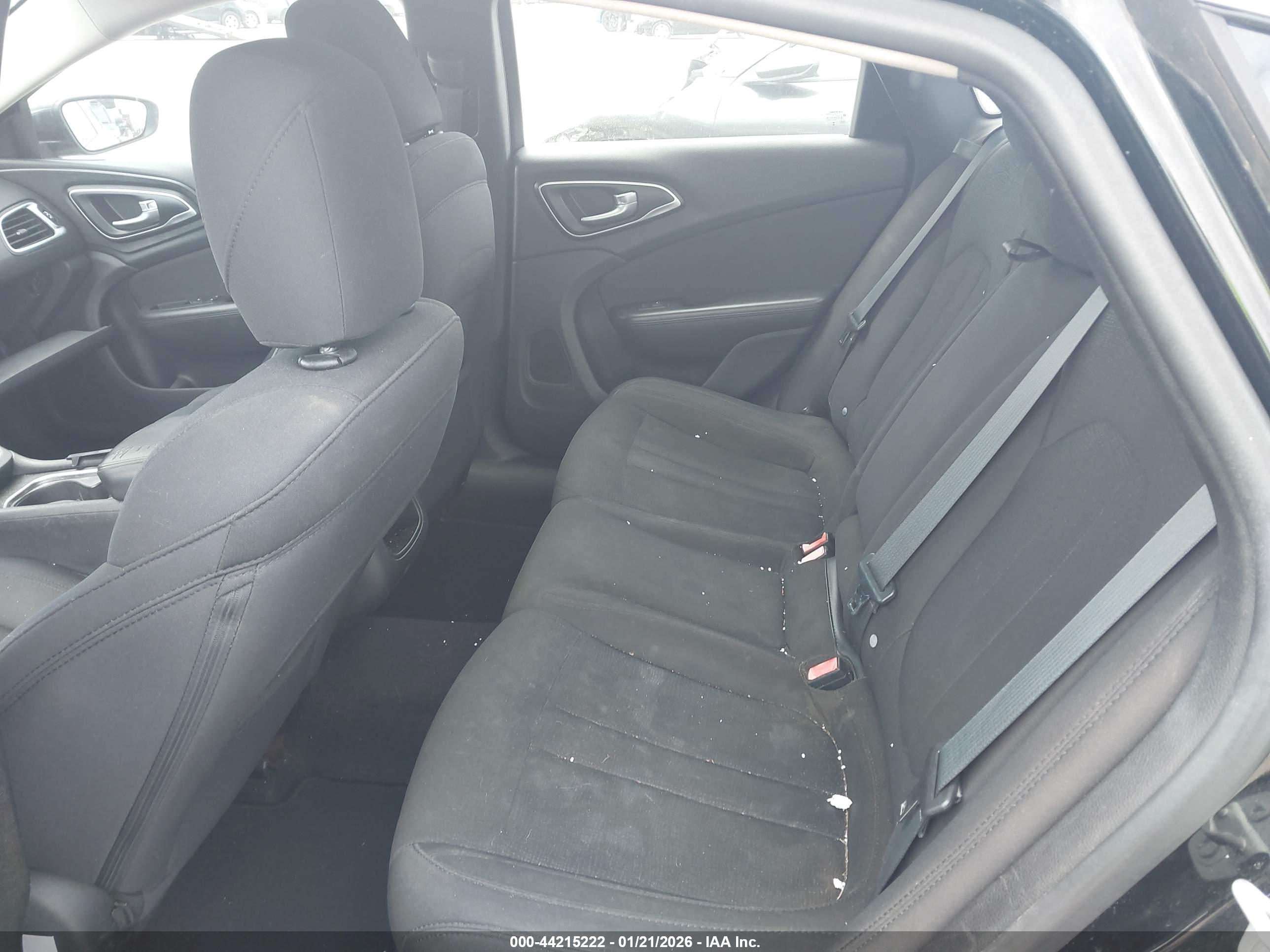 CHRYSLER 200 image 8