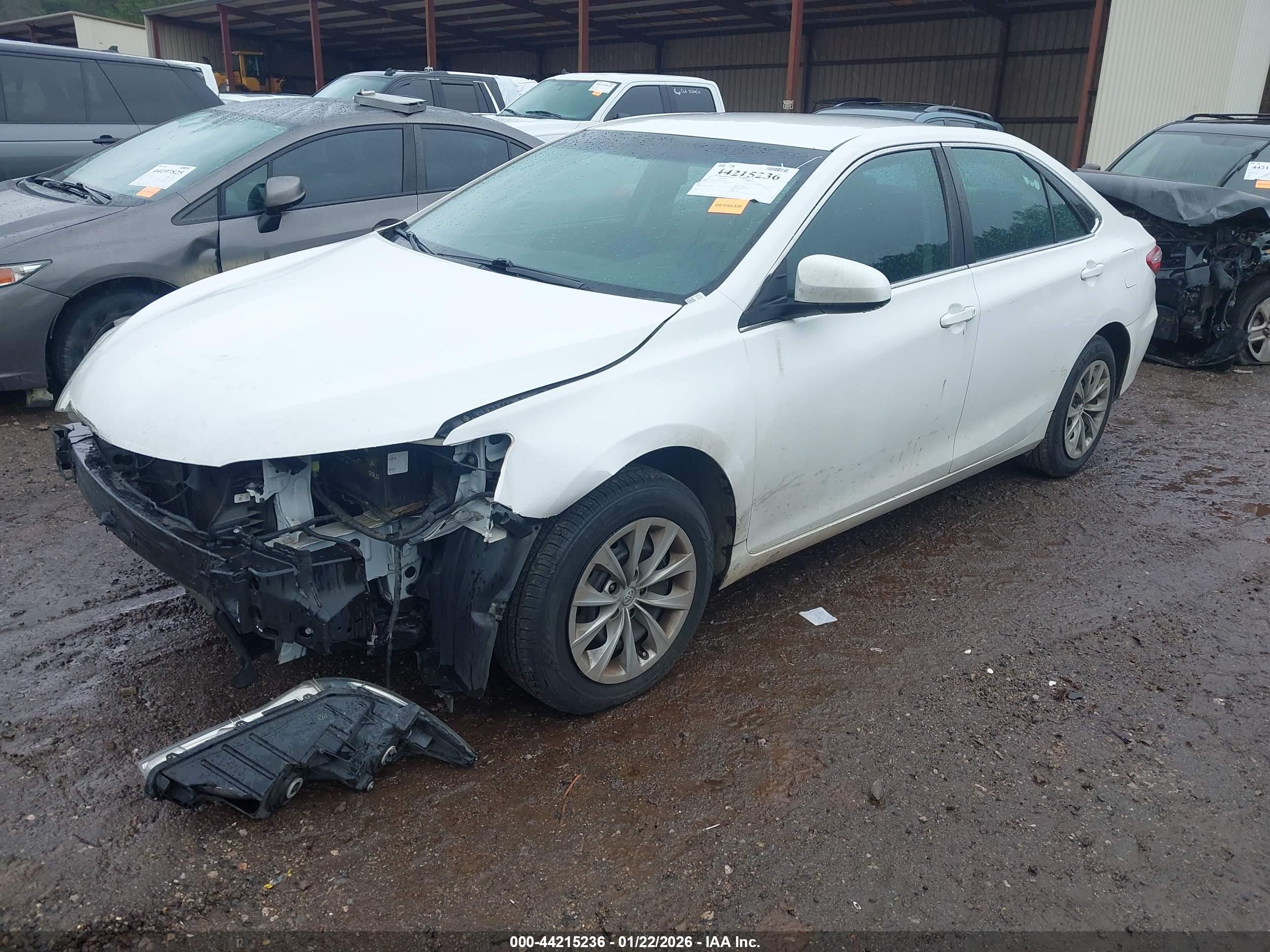 TOYOTA CAMRY image 2
