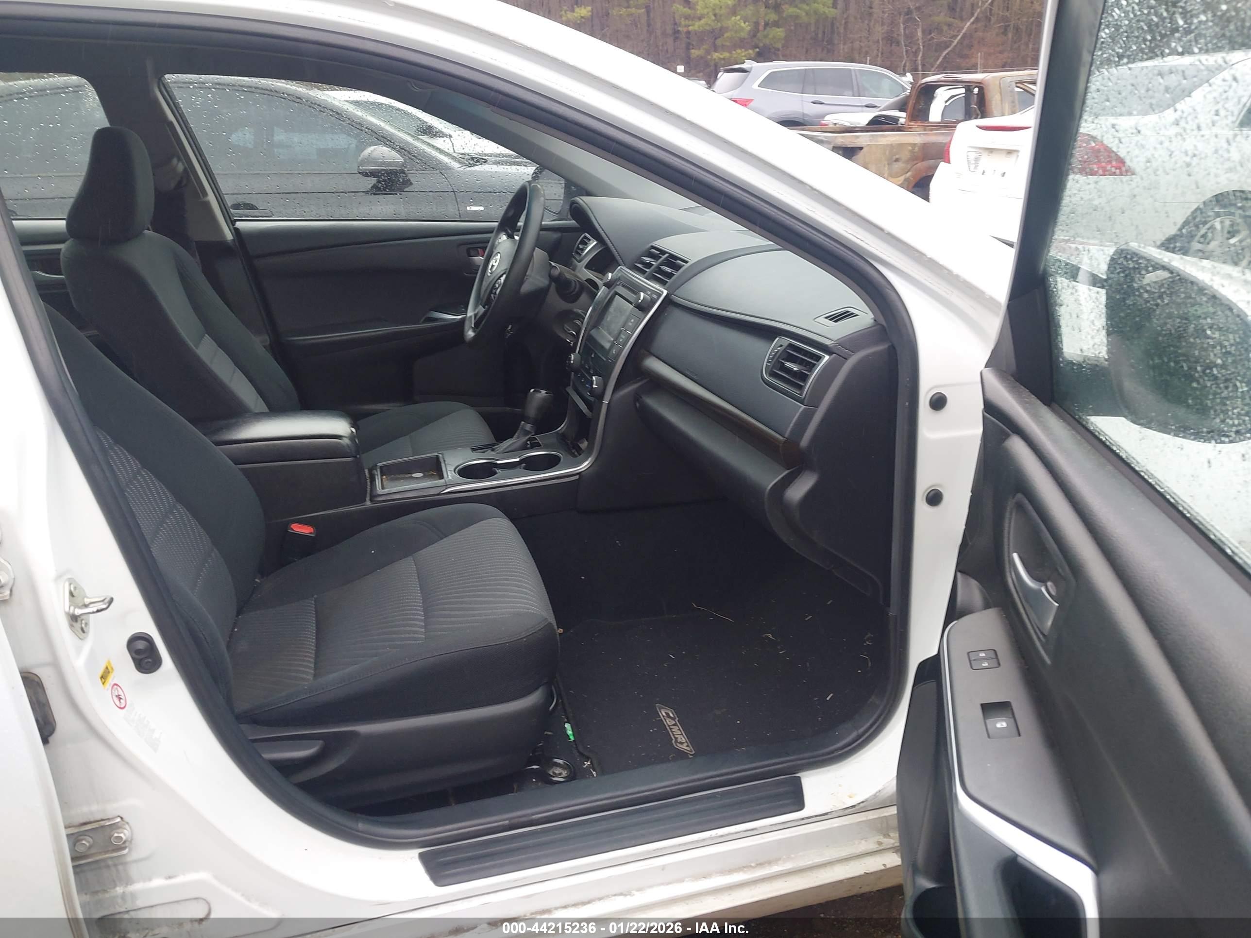 TOYOTA CAMRY image 5