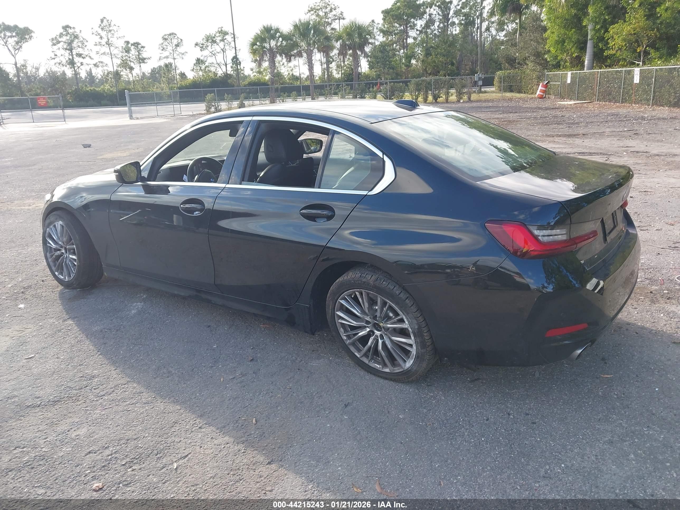 BMW 330I image 3