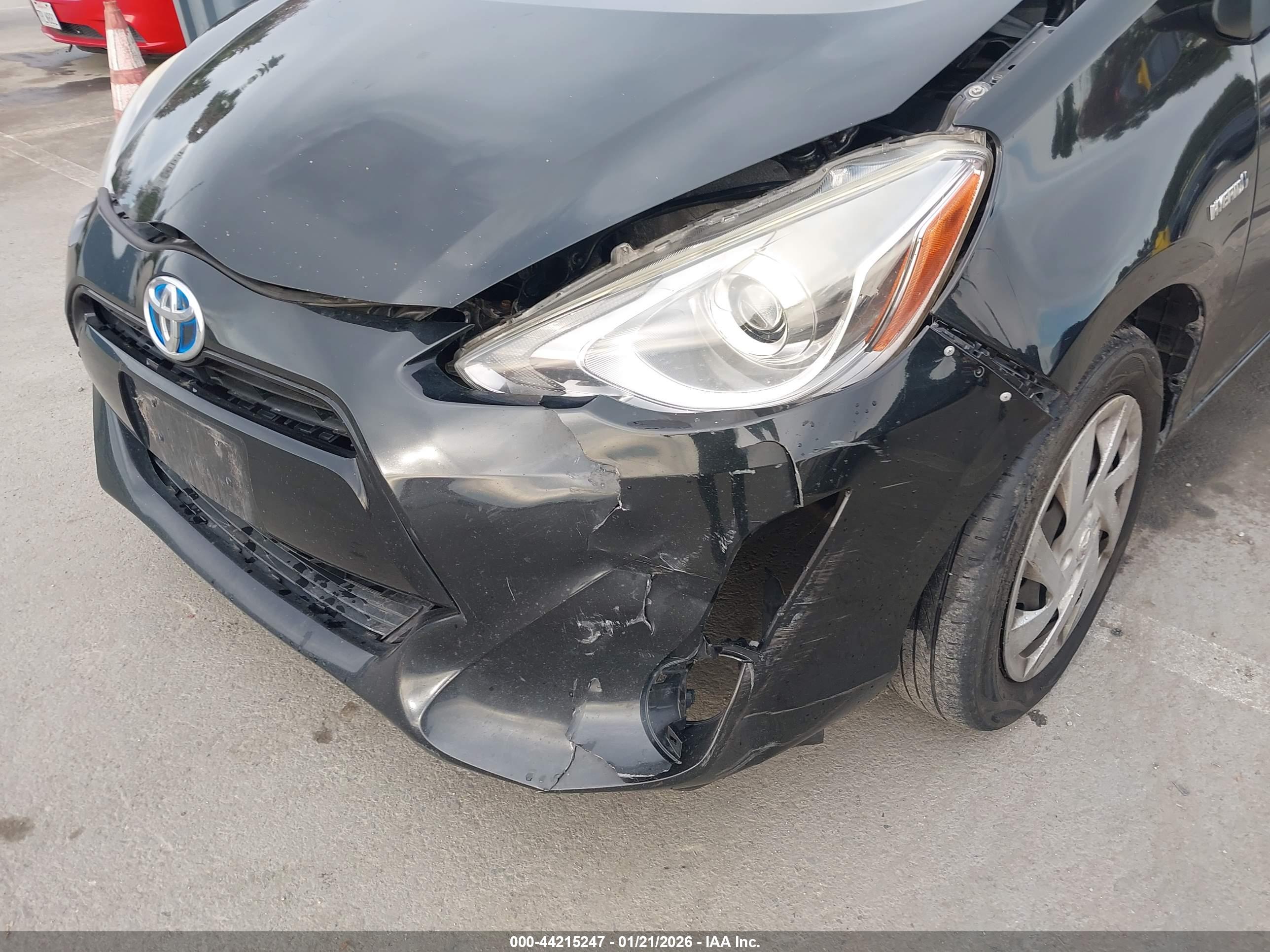 TOYOTA PRIUS image 6