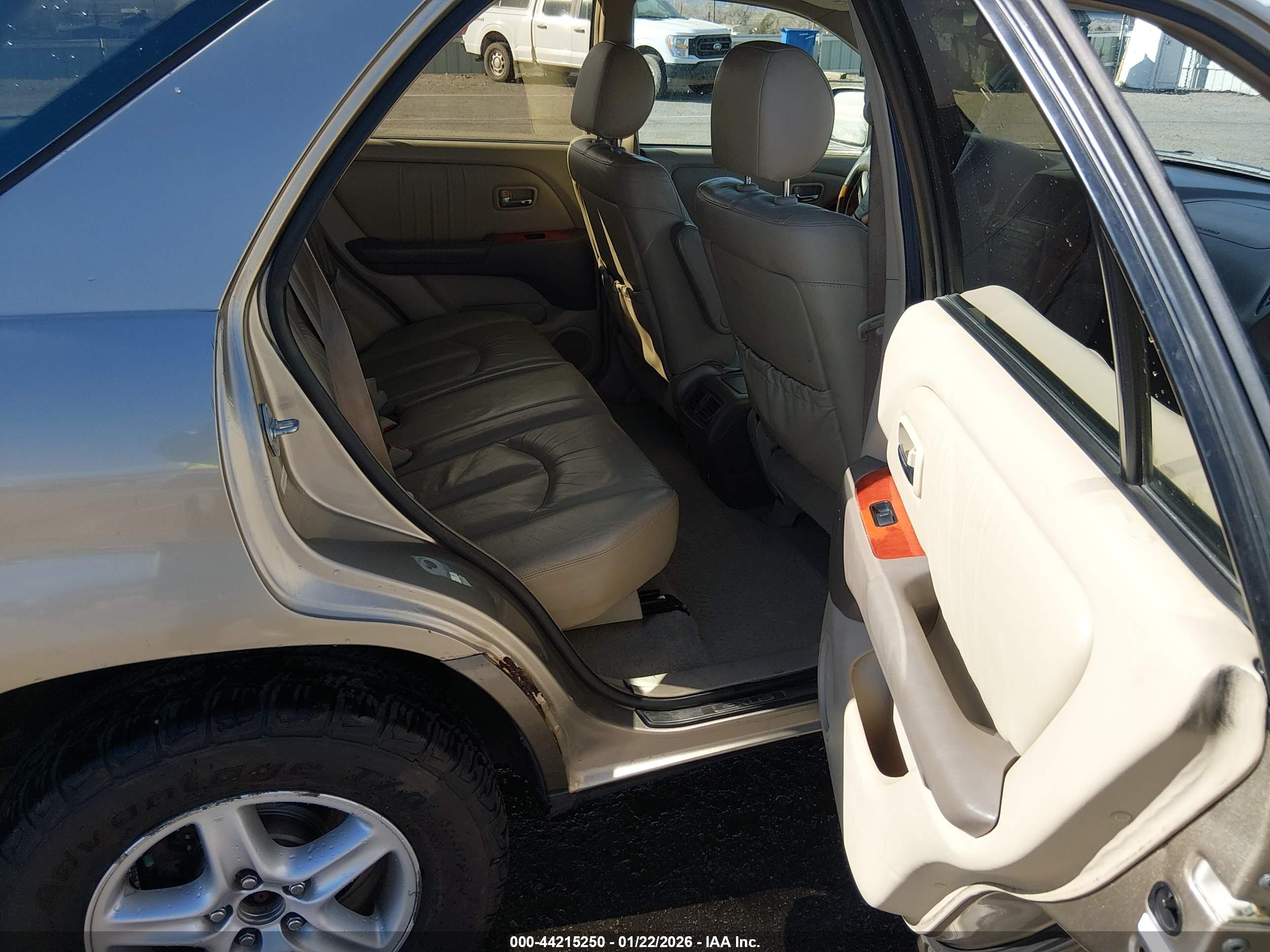 LEXUS RX image 8