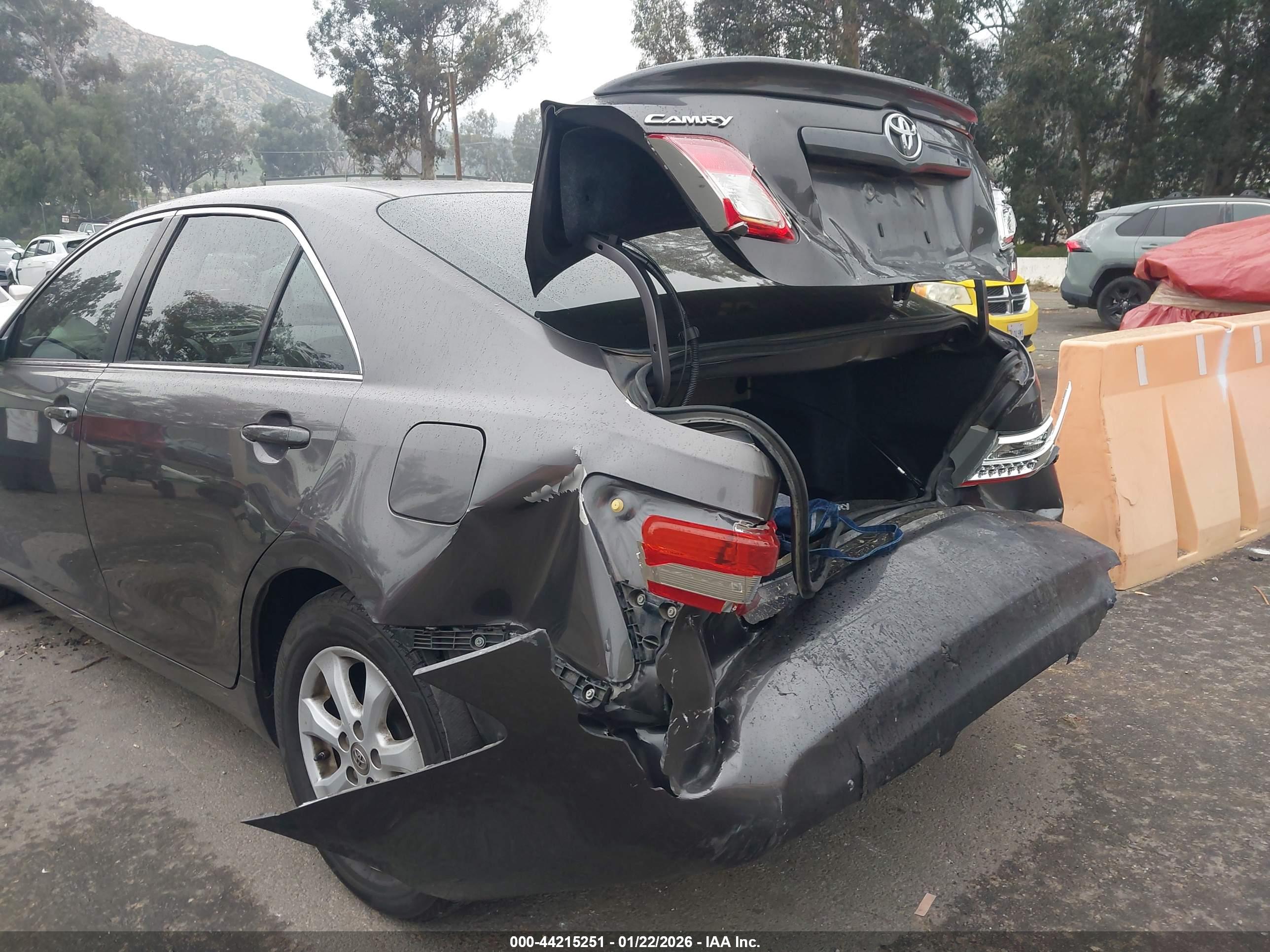 TOYOTA CAMRY image 6