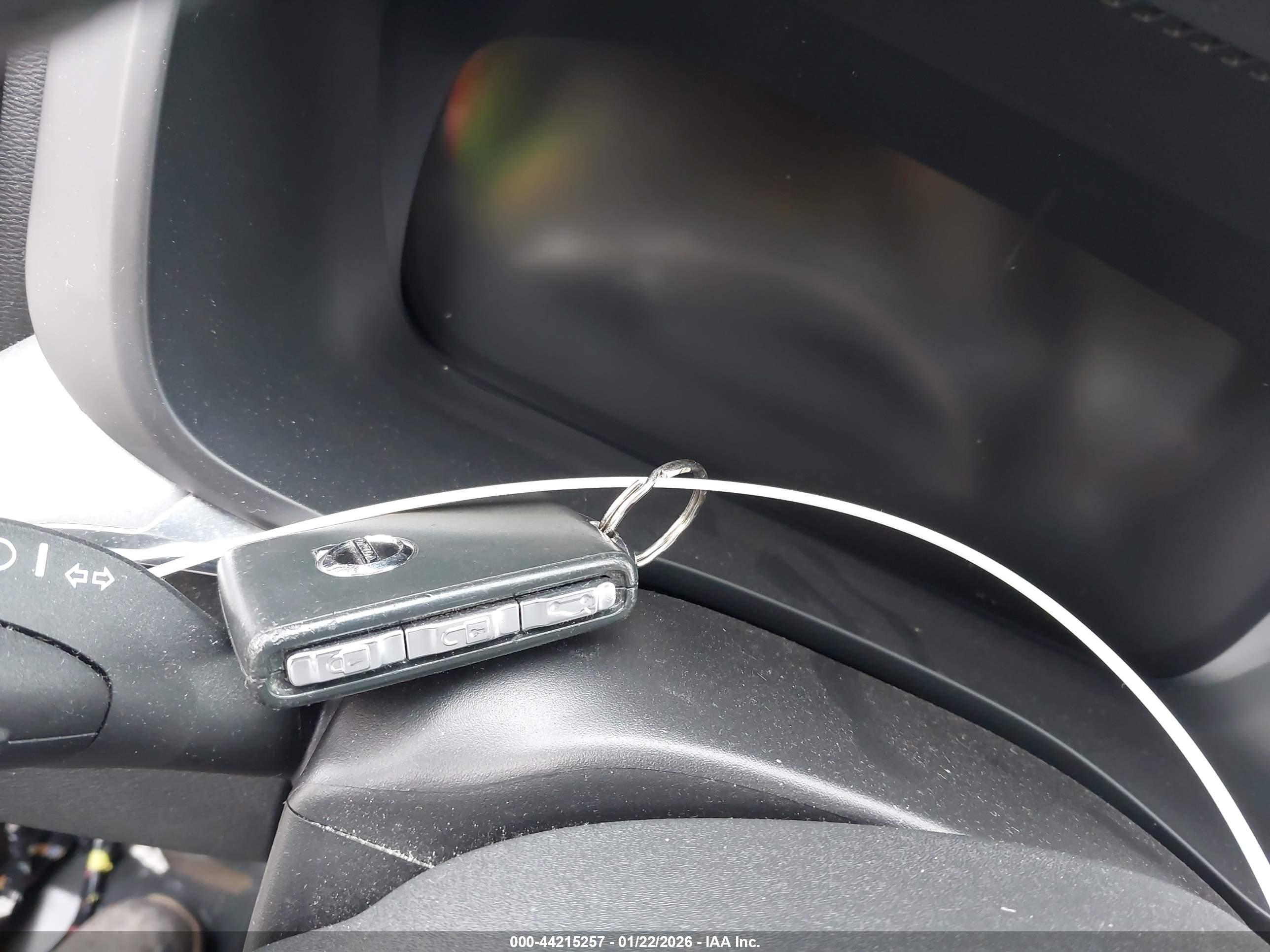 VOLVO XC60 image 11