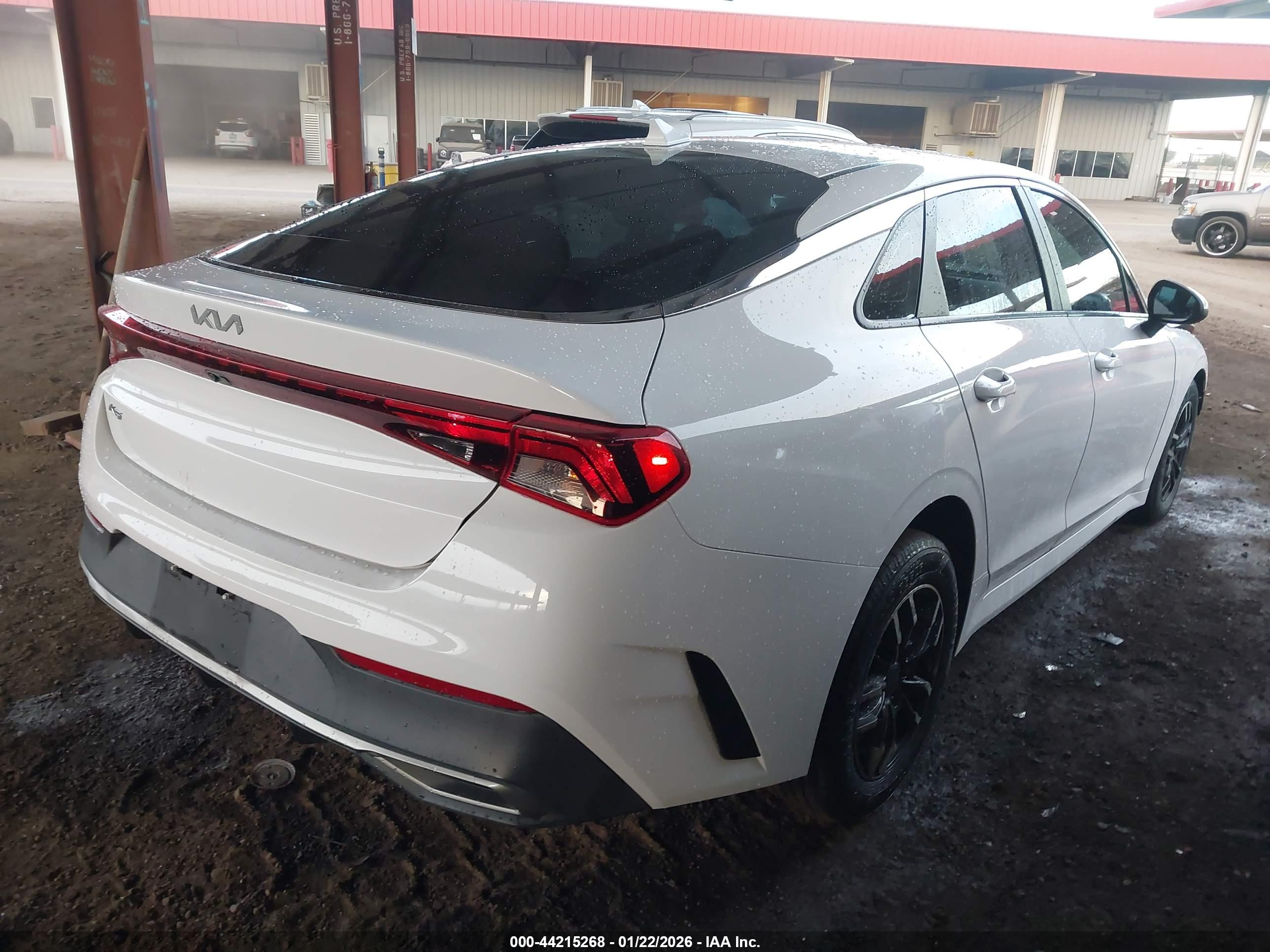 KIA K5 image 4