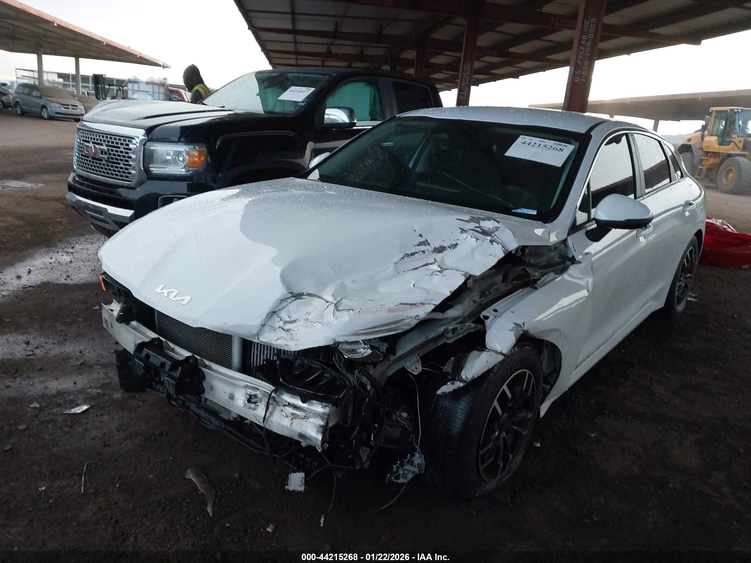KIA K5 image 6