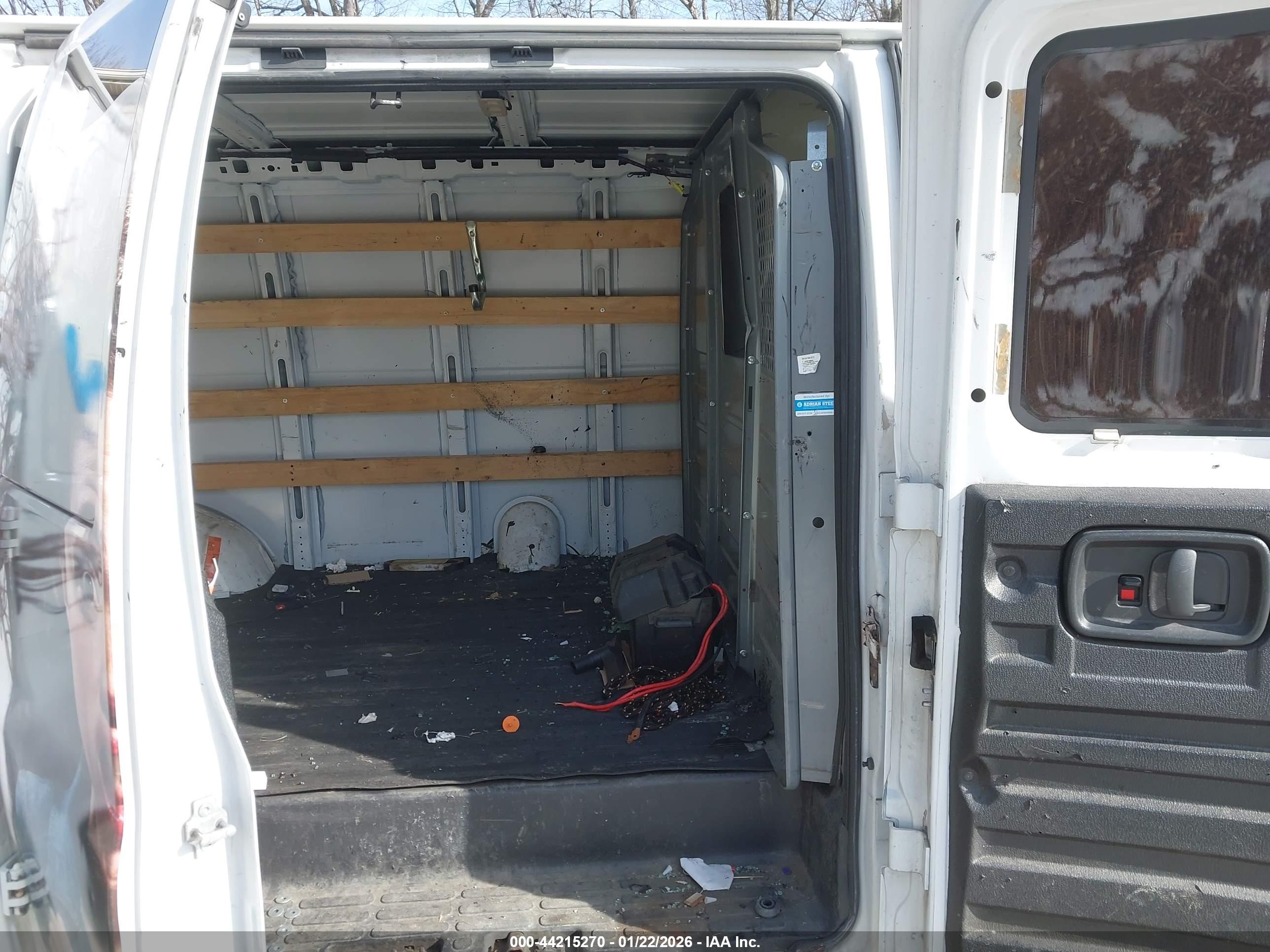 GMC SAVANA image 8