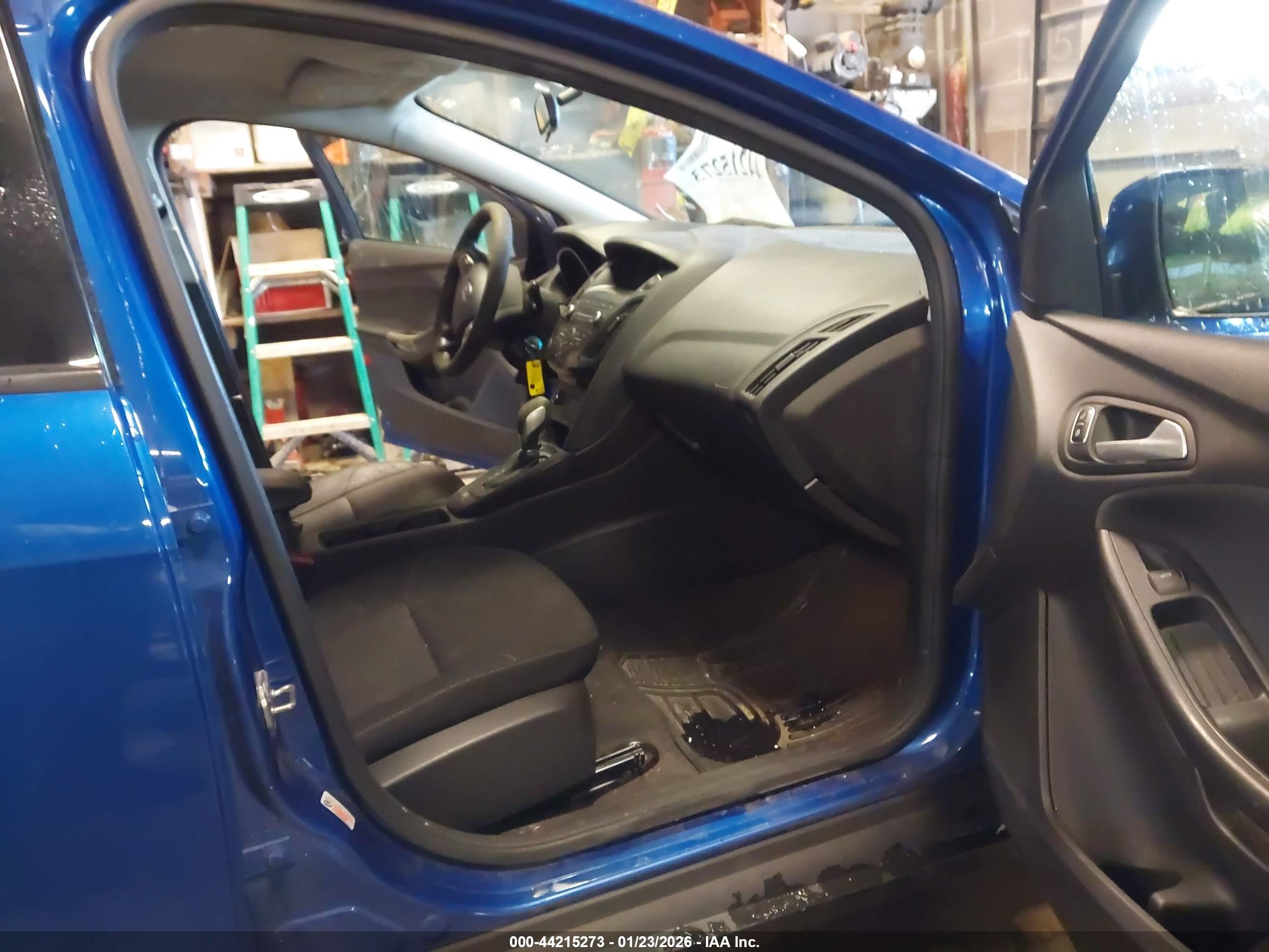 FORD FOCUS image 5