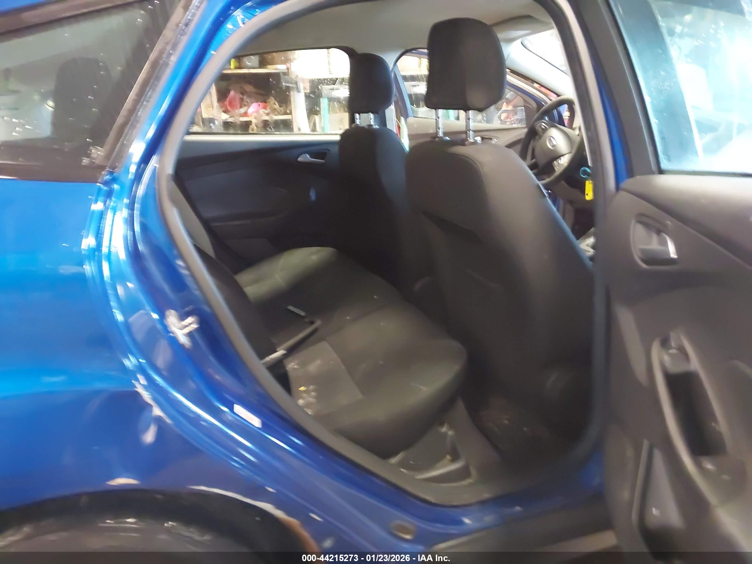 FORD FOCUS image 8