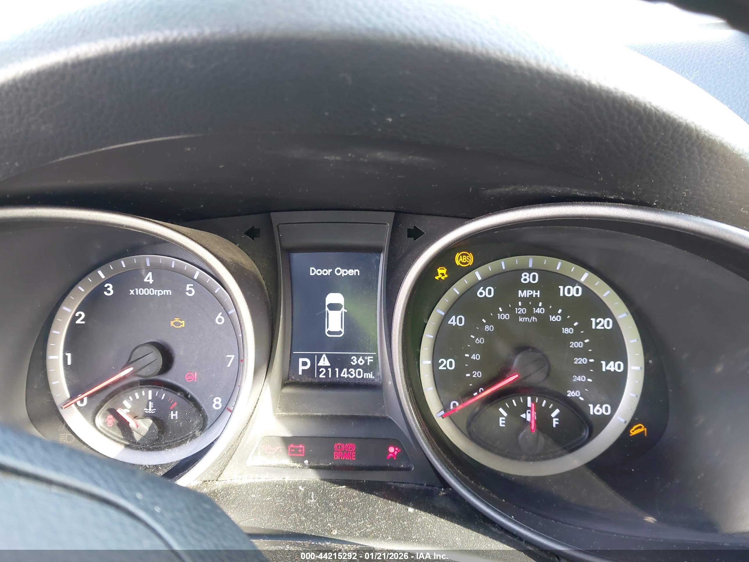 HYUNDAI SANTA image 7