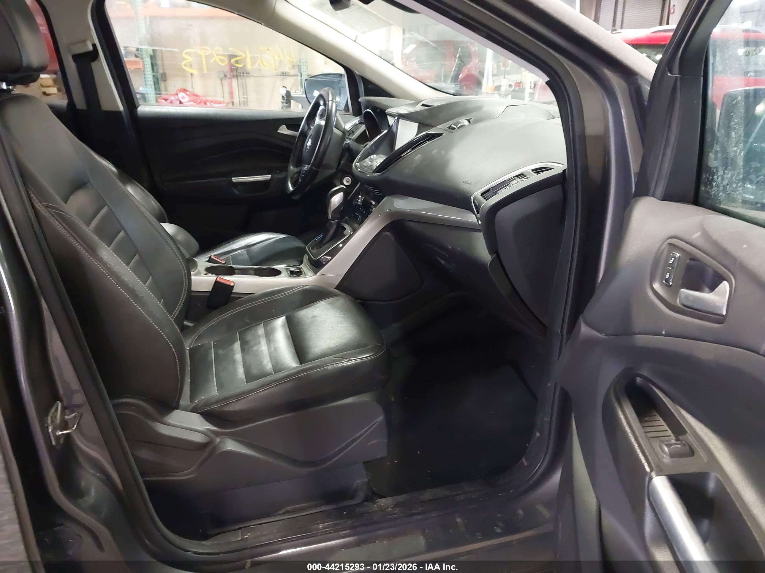 FORD ESCAPE image 5