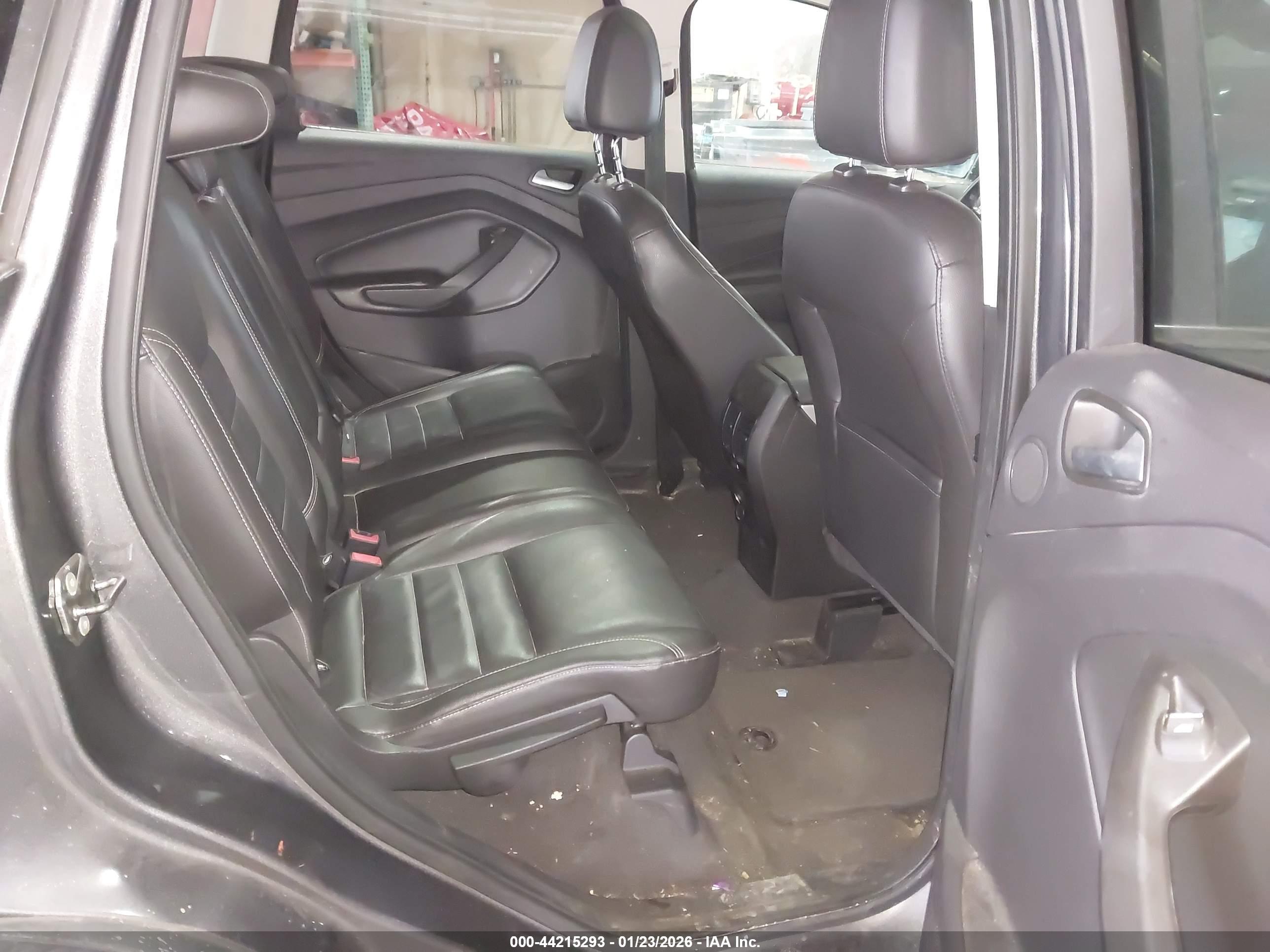 FORD ESCAPE image 8