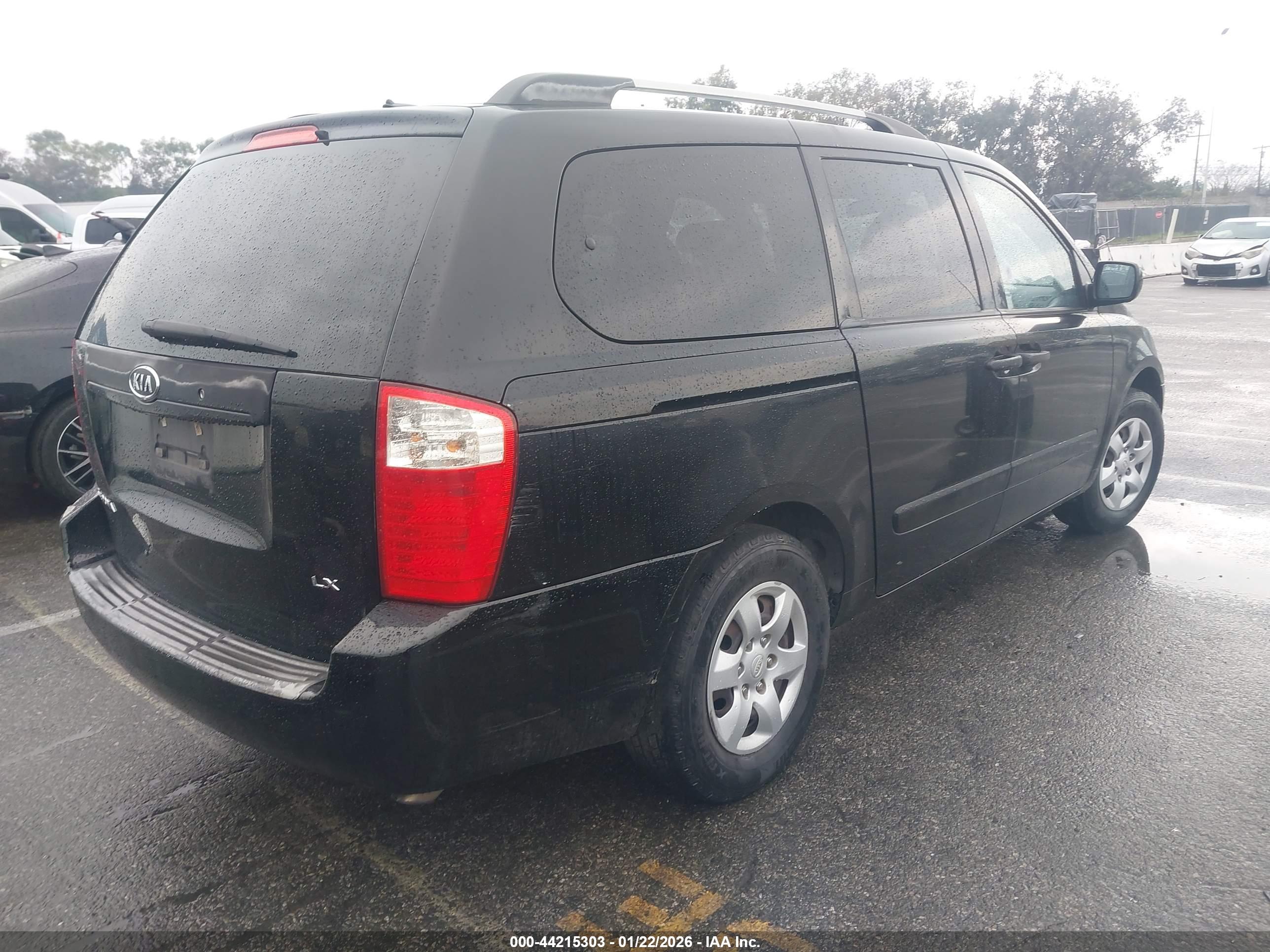 KIA SEDONA image 4