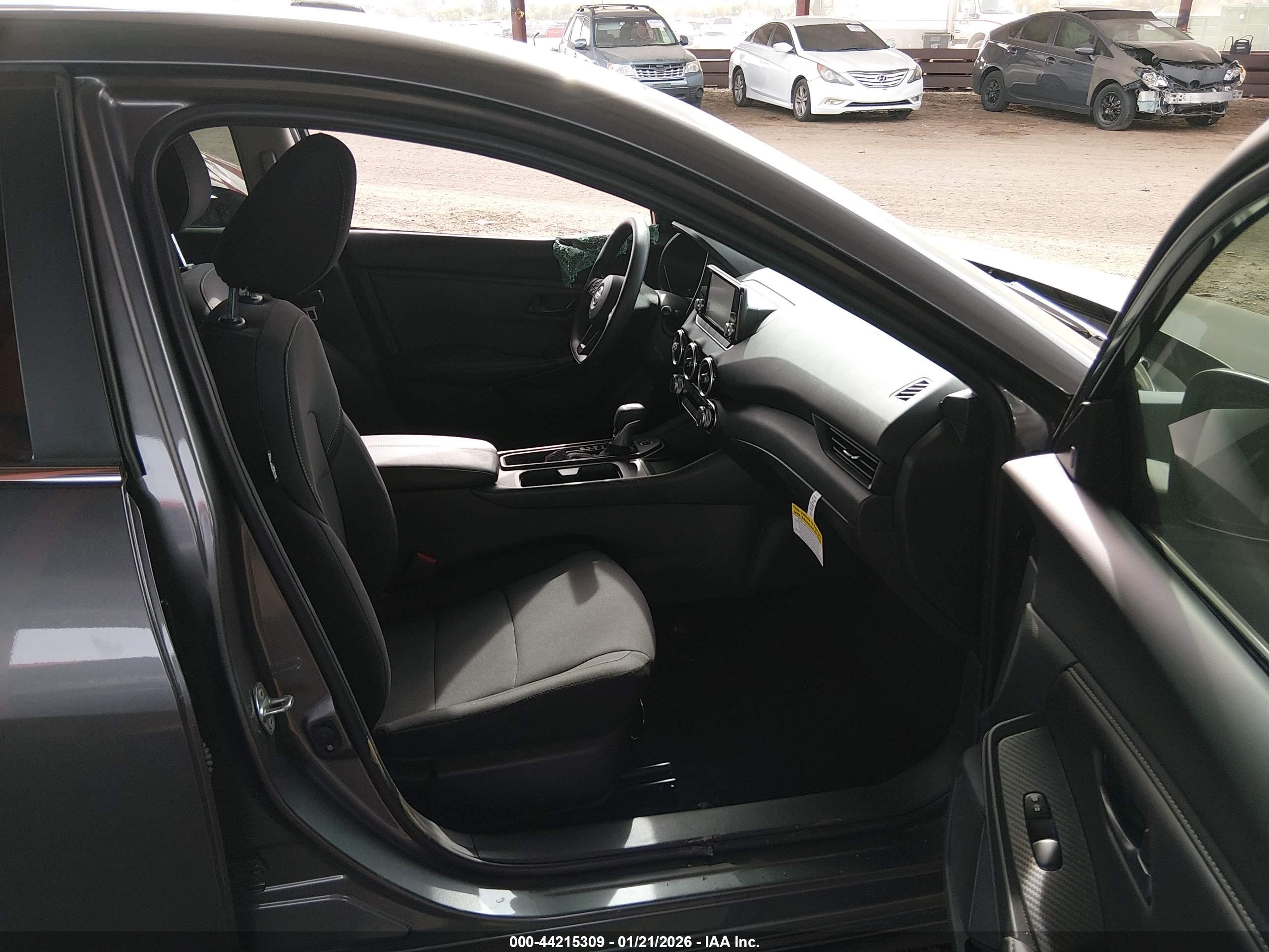 NISSAN SENTRA image 5