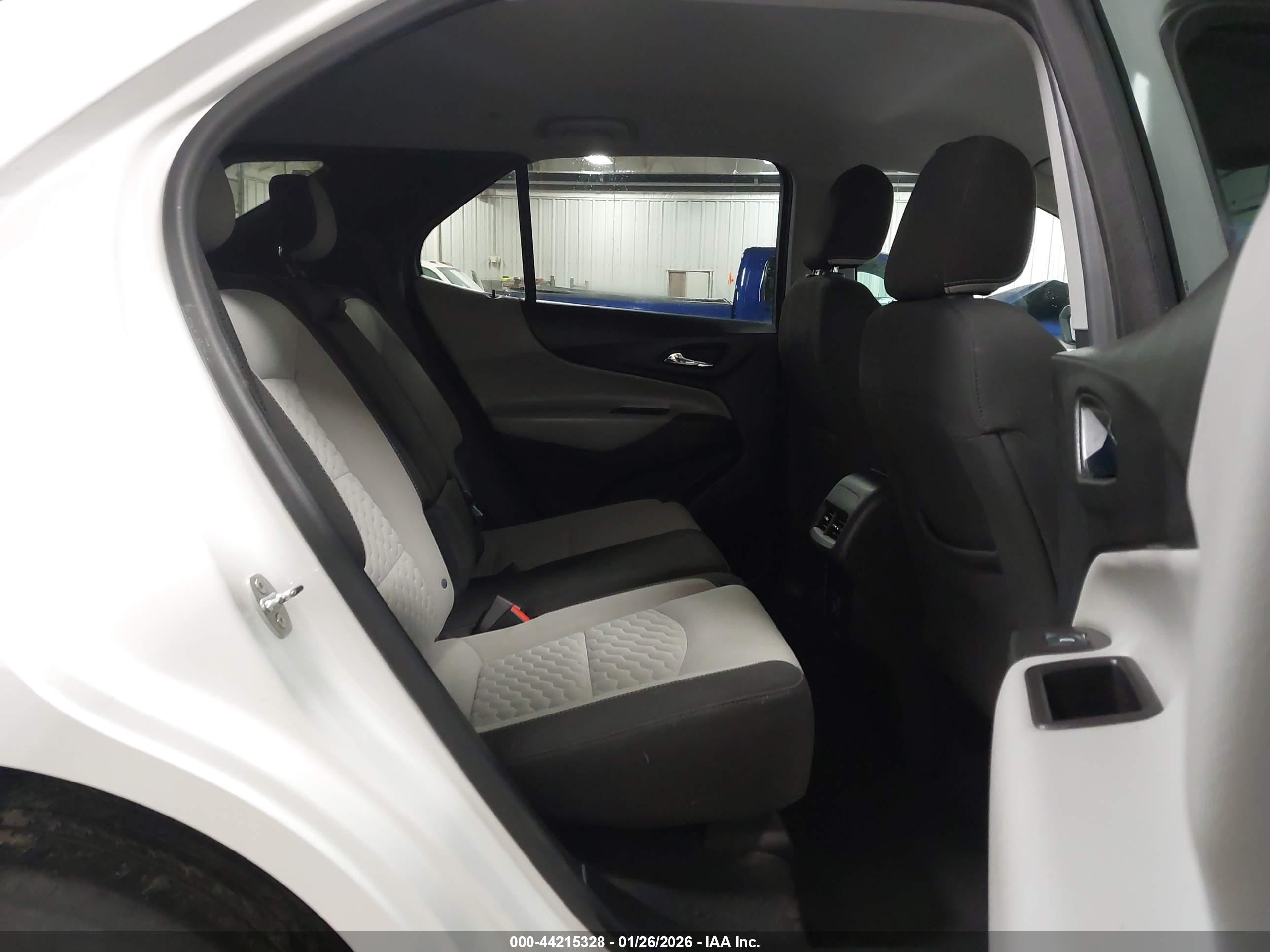 CHEVROLET EQUINOX image 8