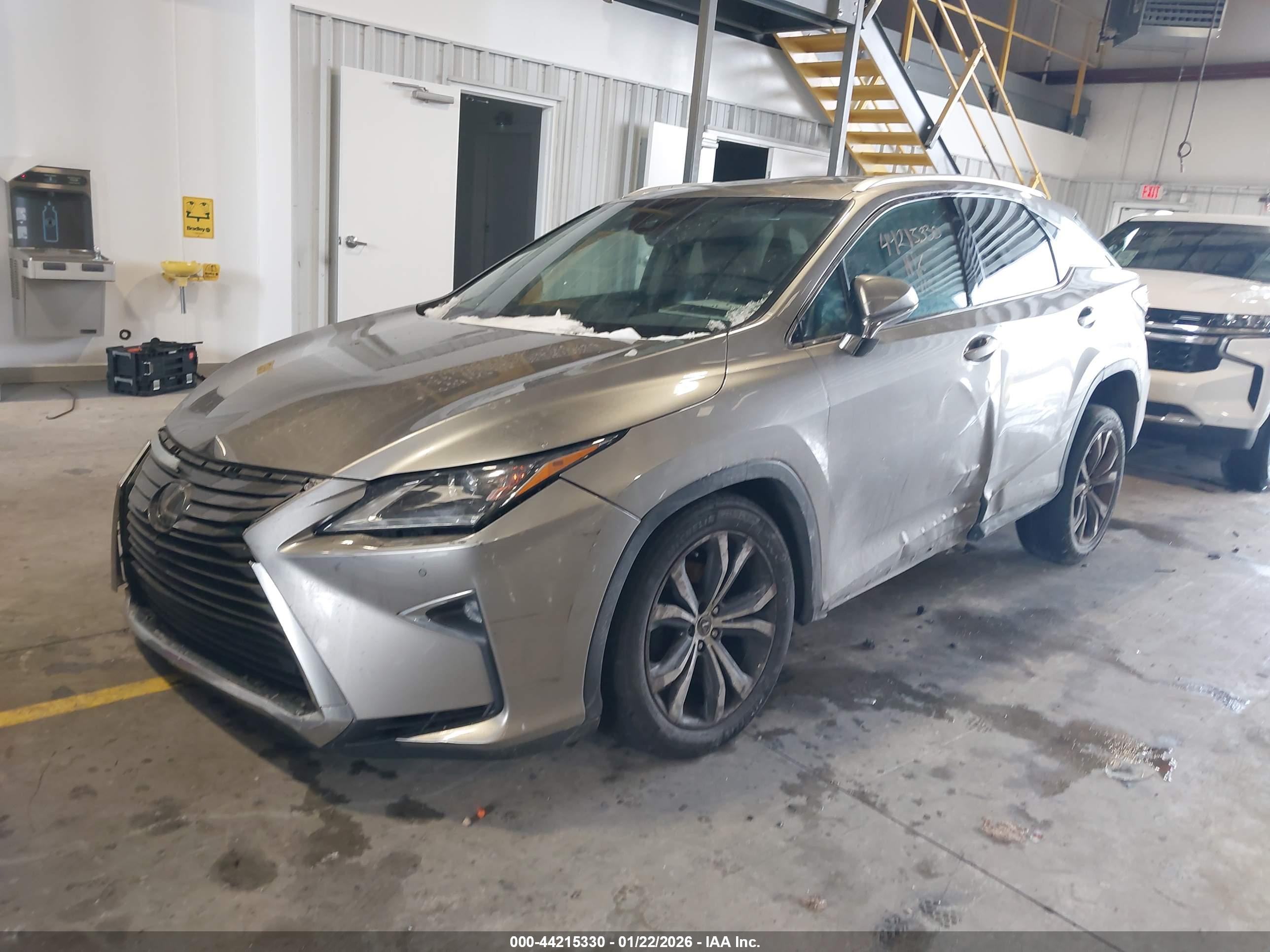 LEXUS RX image 2