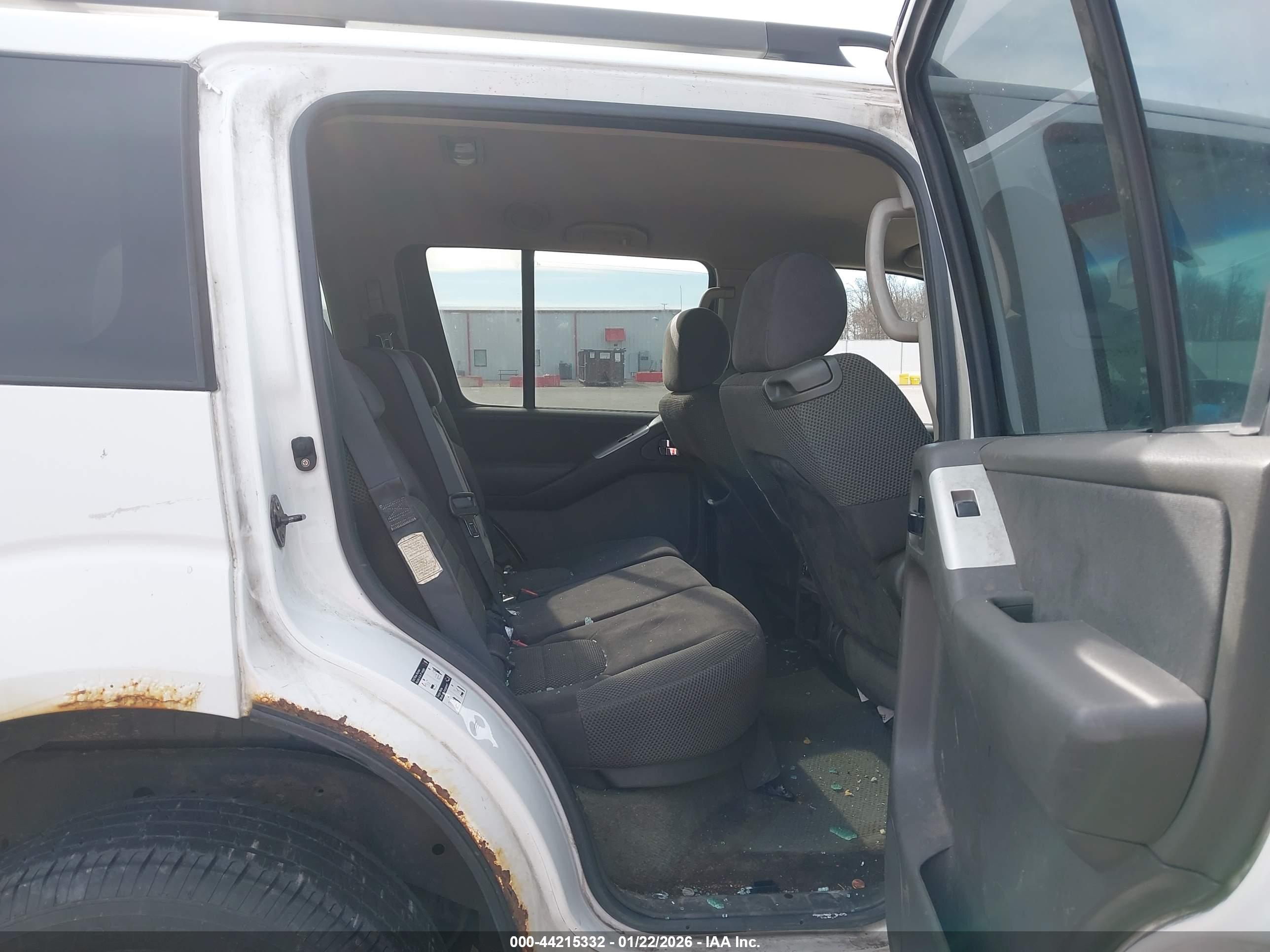NISSAN PATHFINDER image 8
