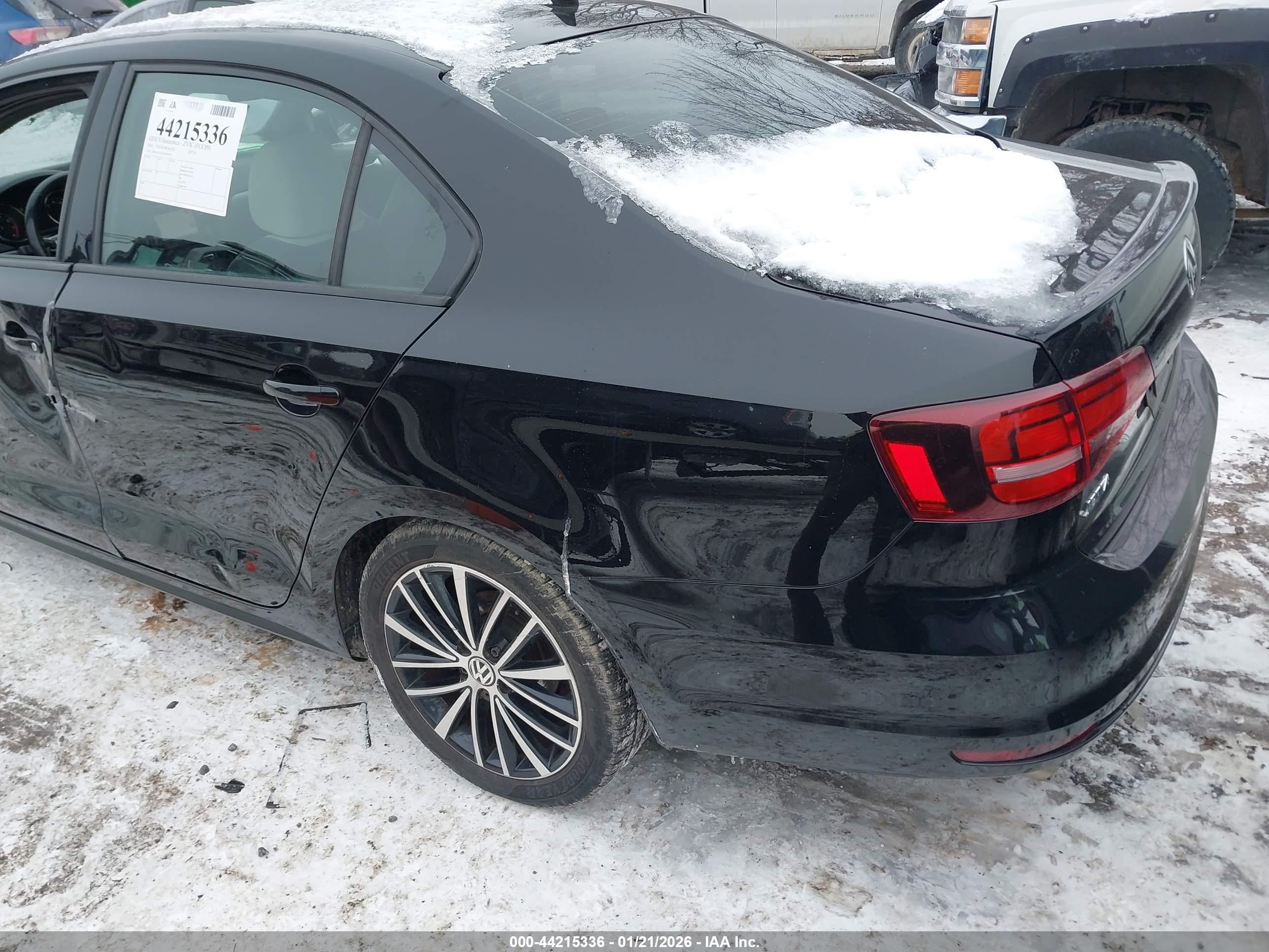 VOLKSWAGEN JETTA image 3