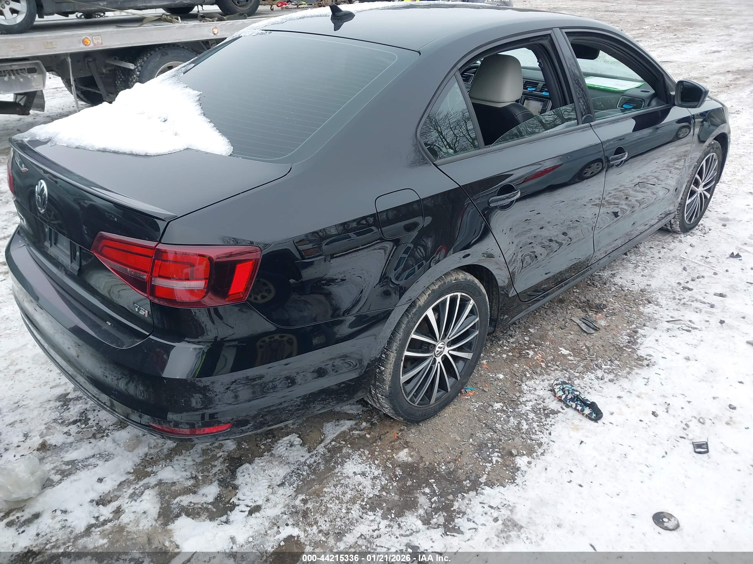 VOLKSWAGEN JETTA image 4